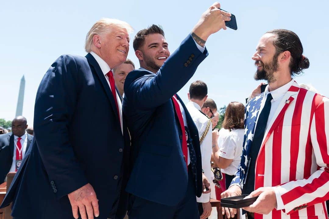 ドナルド・トランプさんのインスタグラム写真 - (ドナルド・トランプInstagram)「Manufactures show their products on the South Lawn of the White House, Monday, July 15, 2019, at the Made in America Product Showcase event held at the White House.」7月17日 3時54分 - realdonaldtrump