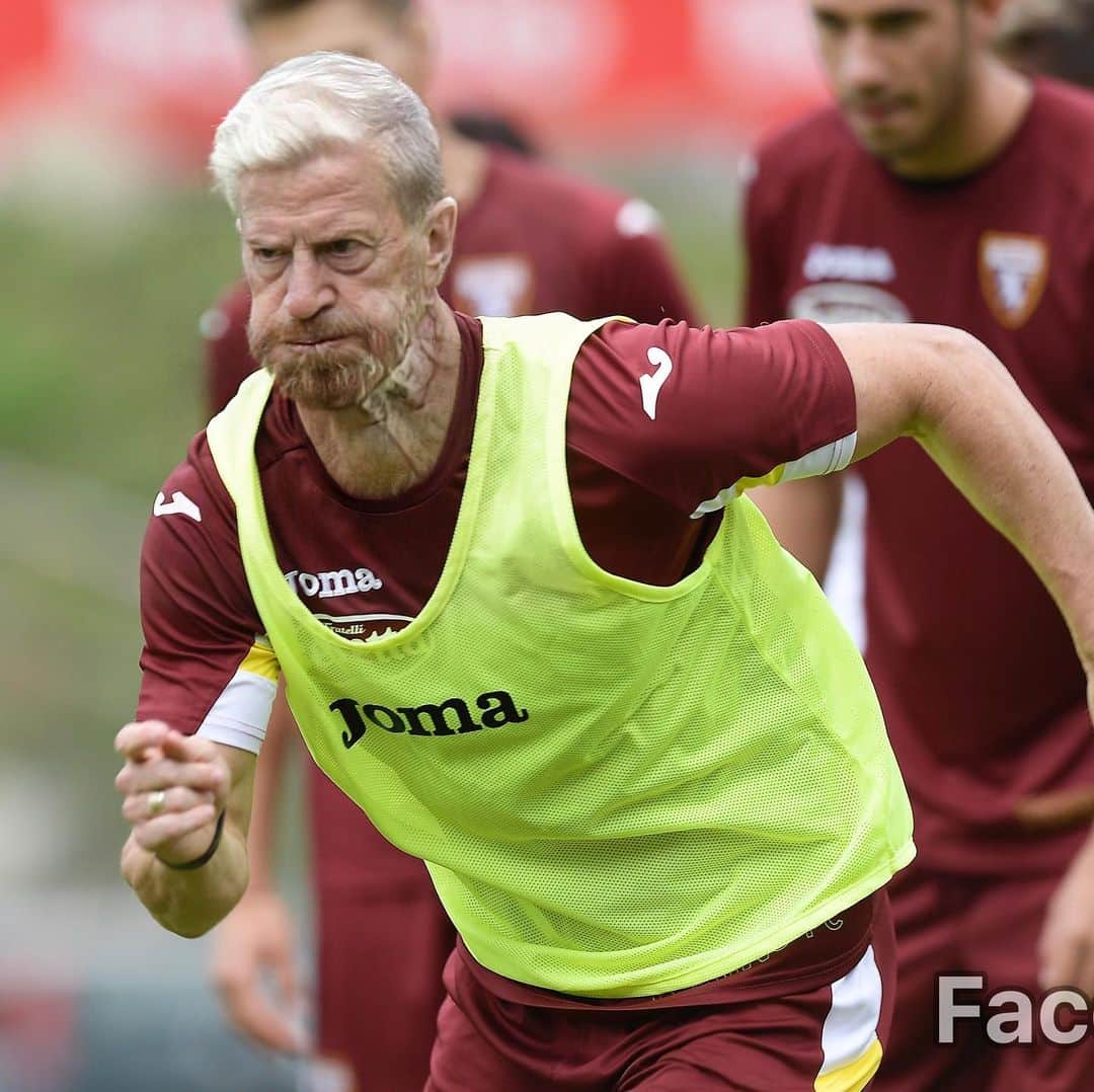 トリノFCさんのインスタグラム写真 - (トリノFCInstagram)「Forza VECCHIO Cuore Granata 👨🏼‍🦳 #SFT #Faceapp」7月17日 3時55分 - torinofc1906