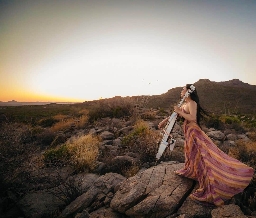 リッツ・カールトンさんのインスタグラム写真 - (リッツ・カールトンInstagram)「A gentle breeze and a golden sun rising over the Tortolita Mountains created the backdrop for our recent adventures at The Ritz-Carlton, #DoveMountain with world-renowned cellist, @TinaGuo. Reflecting on the local culture, desert beauty, and sounds of nature, Tina will compose an original piece – celebrating her journey to the Sonoran Desert. View our Instagram Story to see more from her journey. ⁣ ⁣ #Arizona #SonoranDesert #Desert #Sunrise #NewOrleans #Nature #Louisiana #NOLA #Toronto #Maui #Music #Cello #Cellist #Composer #TinaGuo #RCMemories #TravelInspiration #Travel #Travelgram #InstaTravel #TravelDiaries #RCPartner」7月17日 4時01分 - ritzcarlton