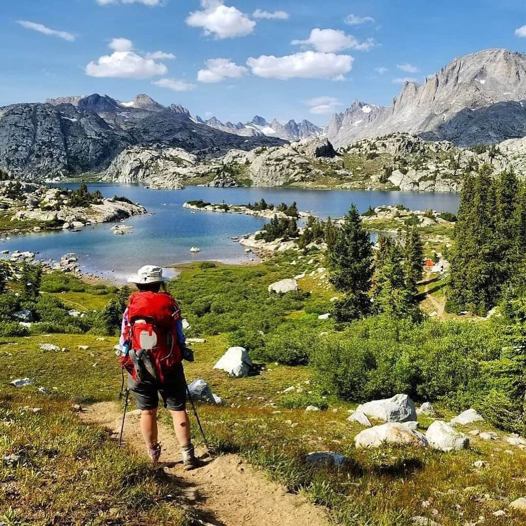 REIさんのインスタグラム写真 - (REIInstagram)「Last week you shared your favorite lakes with us using #REIchallenge. These took our breath away.  Photos: @missdaisy_1968 in Wind River Range, #Wyoming; @chunner10 in Ansel Adams Wilderness, #California; and @straightwirehiker near Independence, #California」7月17日 4時03分 - rei