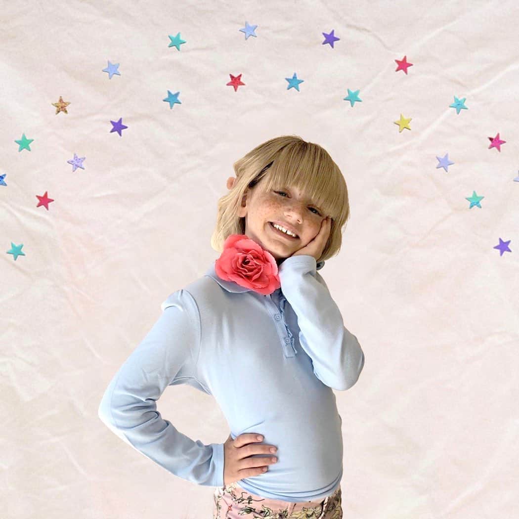 Saraのインスタグラム：「Happy Taylor Tuesday 🦋 . . . #lillystaylortuesday #taylorswift #swifties #swiftieforever #swiftie #swiftiesforlife #taylornation #photorecreation #loveralbum #happiness @taylorswift @taylornation」