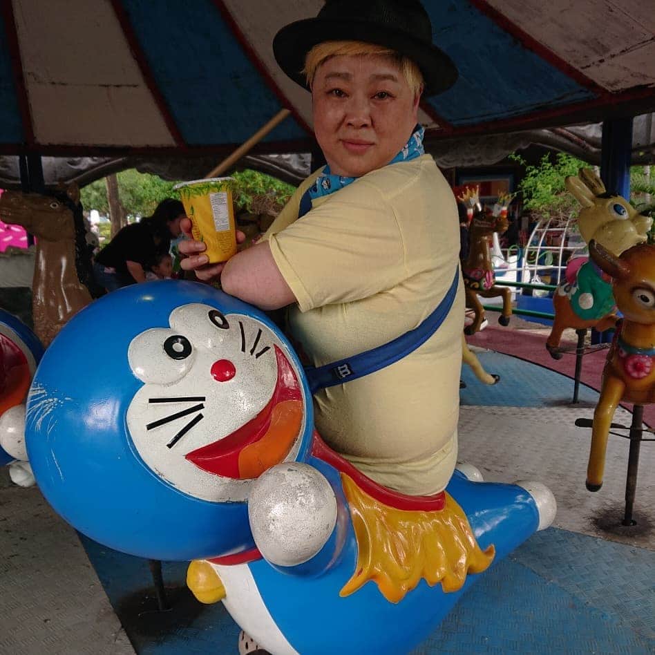 ホルスタイン・モリ夫さんのインスタグラム写真 - (ホルスタイン・モリ夫Instagram)「タイの遊園地。笑いと絶叫の連発でした！ #タイ #サイアムパークシティ #siamparkcity  #緩いから怖い #アリモリキャンプ  #アップ予定」7月17日 4時28分 - morry_aroi