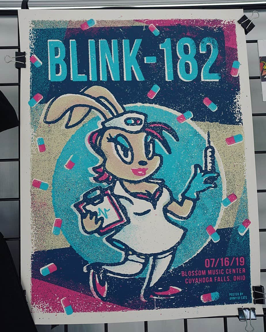 blink-182さんのインスタグラム写真 - (blink-182Instagram)「Back at it tonight Cuyahoga Falls @blossommusicctr. You guys ready for an Enema? 💉 Poster by @armyofcats. 👀」7月17日 4時41分 - blink182