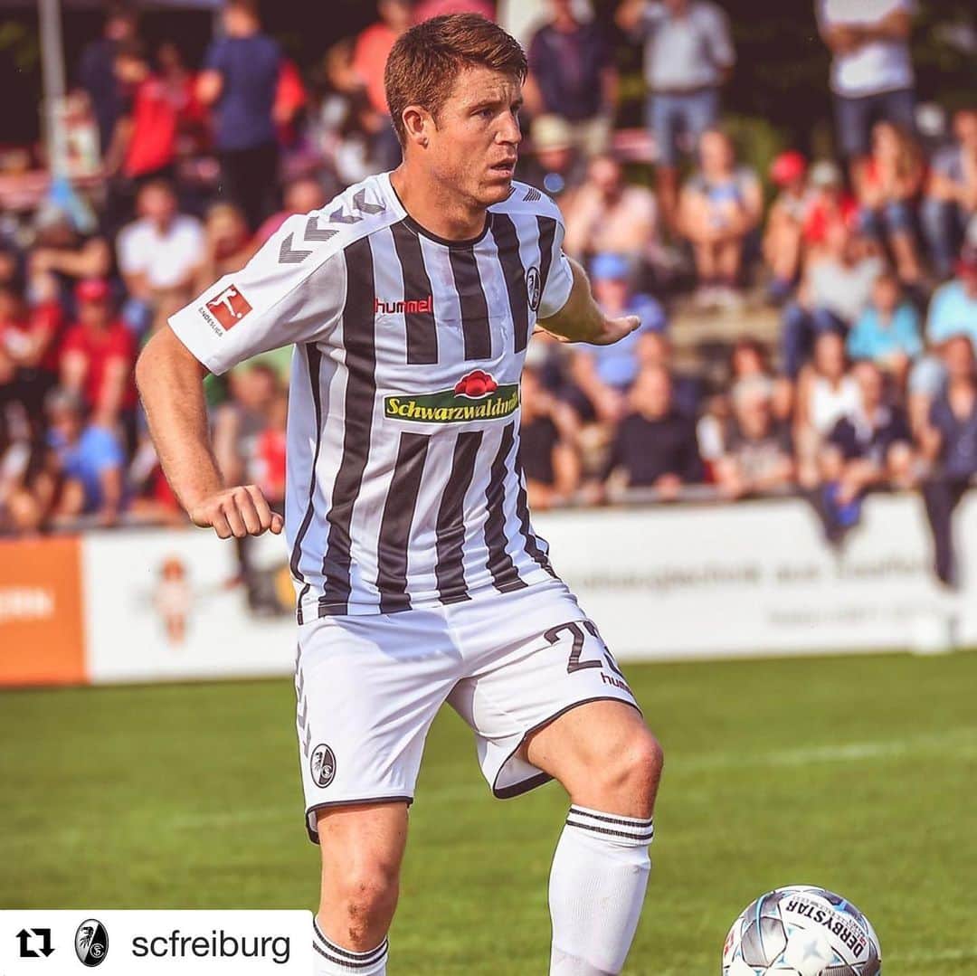 ドミニク・ハインツさんのインスタグラム写真 - (ドミニク・ハインツInstagram)「⚪️⚫️oder🔴⚫️-welche Streifen gefallen euch besser? @scfreiburg 📸Achim Keller」7月17日 5時04分 - heintzi