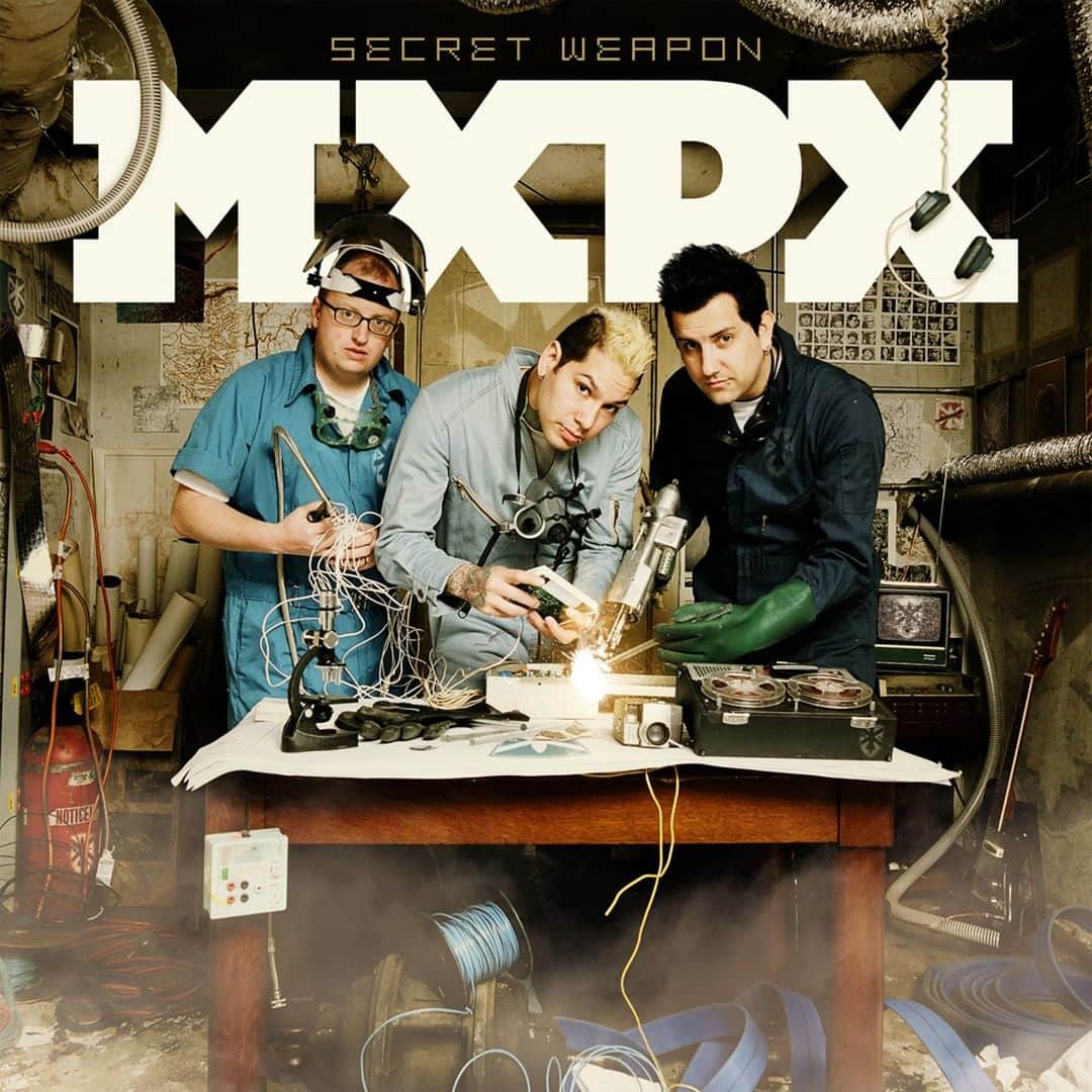 Alternative Pressさんのインスタグラム写真 - (Alternative PressInstagram)「12 years ago today, @mxpxpx shared their nostalgic eighth album with the world, ‘Secret Weapon.’ Returning to the sound that began our love affair with MxPx, the band cut through monotony with an instantly classic pop-punk record. Every track seems to be catchier than the last, but that seems to be the way their albums go. Catchy, classic and well worth another listen through.⁠ .⁠ .⁠ .⁠ #secretweapon #mxpx #albumanniversary #alternativepress #altpress」7月17日 5時20分 - altpress
