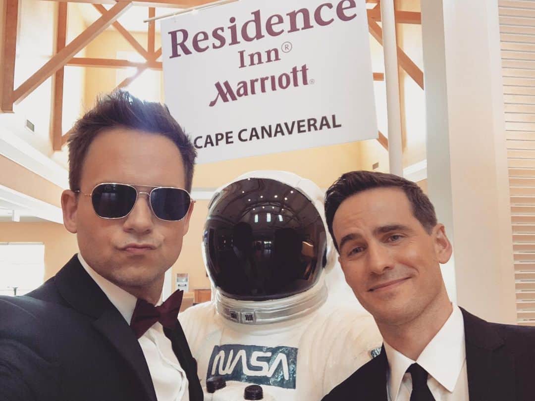 パトリック・J・アダムスのインスタグラム：「Going to be this kind of night. #nasa」