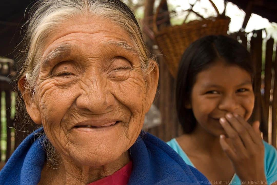 thephotosocietyさんのインスタグラム写真 - (thephotosocietyInstagram)「Photo by @anniegriffithsphotography for @rippleeffectimages. While photographing the indigenous Guarani people in rural Bolivia, I came across this sweet grandmother who was teaching her granddaughter the art of traditional beading. After spending a few hours with them, I asked if I could do a portrait of the grandmother. She was a bit shy, but delighted. Her granddaughter thought it was so funny that she kept cracking up in the background. It made the sweetness of the moment even more special.  I live for moments like these that show the depth of love that exists in most families, regardless of how difficult their lives might be.  @cws_global @photography.for.good @thephotosociety #Guarani #Bolivia #PhotographyforGood #grandmother #granddaughter #grandmothers #granddaughters #portrait #family #girls #southamerica #southasia #travelgram #travelphotography #womenhelpingwomen #educateagirl #femaleleaders #inspiration #hope #joy #happiness #anniegriffiths #rippleeffect #therippleeffect」7月17日 5時38分 - thephotosociety