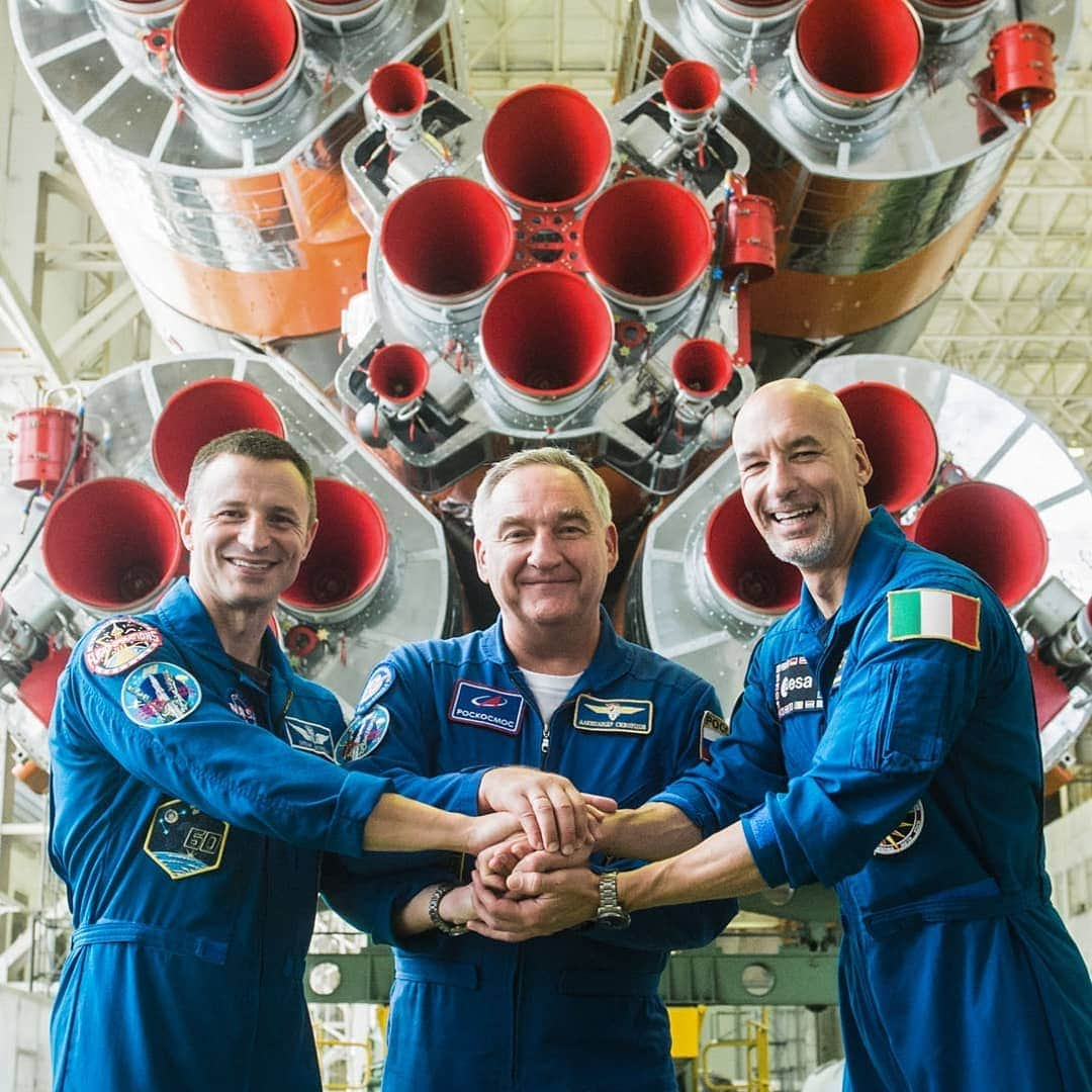 国際宇宙ステーションさんのインスタグラム写真 - (国際宇宙ステーションInstagram)「The International Space Station is set to receive a few more crewmembers on Saturday. The new Expedition 60 crew with (from left) Drew Morgan, Alexander Skvortsov and Luca Parmitano inspected their Soyuz MS-13 spacecraft today at the Baikonur Cosmodrome in Kazakhstan. The trio will blast off Saturday at 12:28 p.m. EDT and take a six-and-a-half hour trip to their new home in space. Credit: Andrey Shelepin/GCTC  #nasa #roscosmos #esa #unitedstates #russia #europe #italy #astronaut #cosmonaut #international #space #station #baikonur #kazakhstan #soyuz #rocket」7月17日 6時03分 - iss