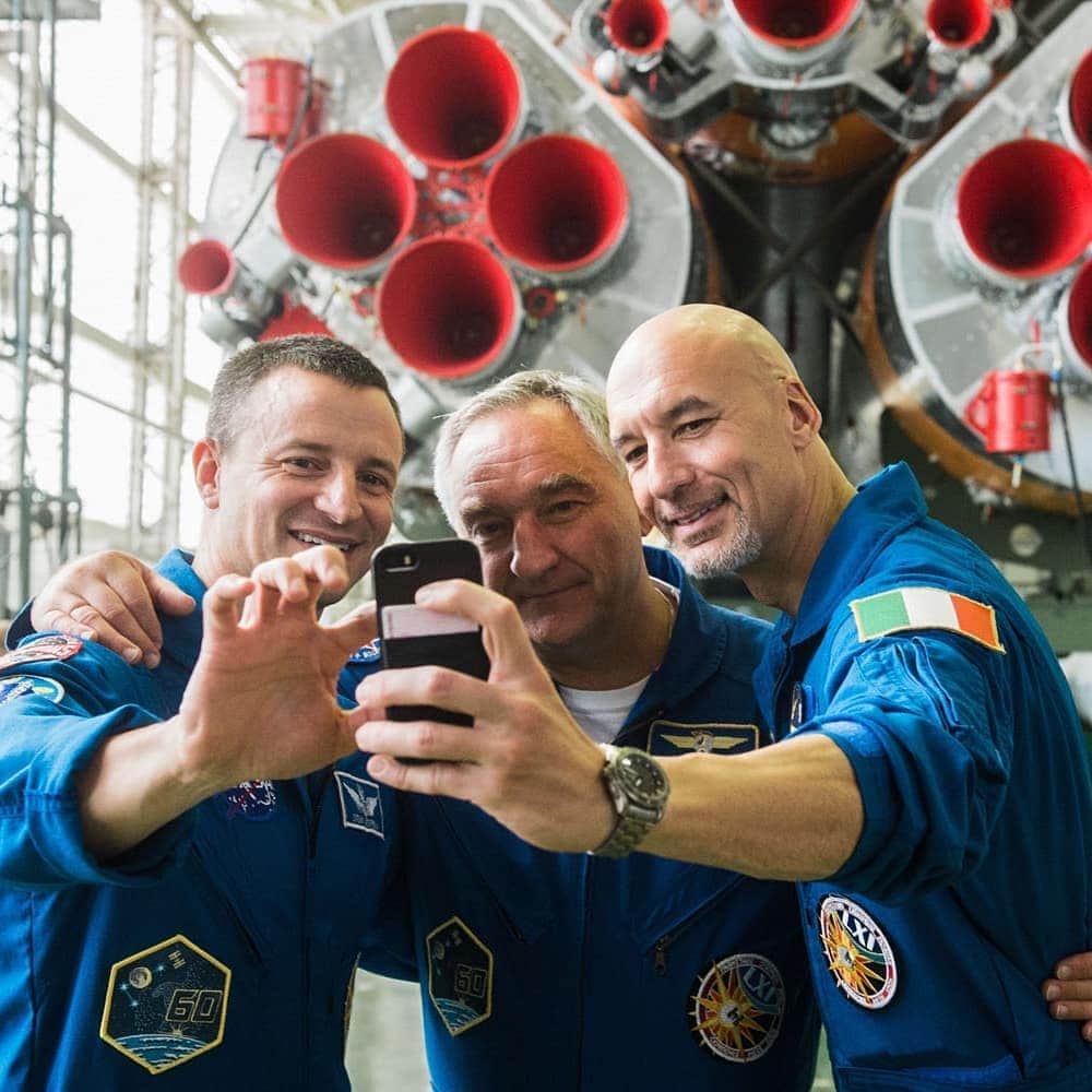 国際宇宙ステーションさんのインスタグラム写真 - (国際宇宙ステーションInstagram)「The International Space Station is set to receive a few more crewmembers on Saturday. The new Expedition 60 crew with (from left) Drew Morgan, Alexander Skvortsov and Luca Parmitano inspected their Soyuz MS-13 spacecraft today at the Baikonur Cosmodrome in Kazakhstan. The trio will blast off Saturday at 12:28 p.m. EDT and take a six-and-a-half hour trip to their new home in space. Credit: Andrey Shelepin/GCTC  #nasa #roscosmos #esa #unitedstates #russia #europe #italy #astronaut #cosmonaut #international #space #station #baikonur #kazakhstan #soyuz #rocket」7月17日 6時03分 - iss