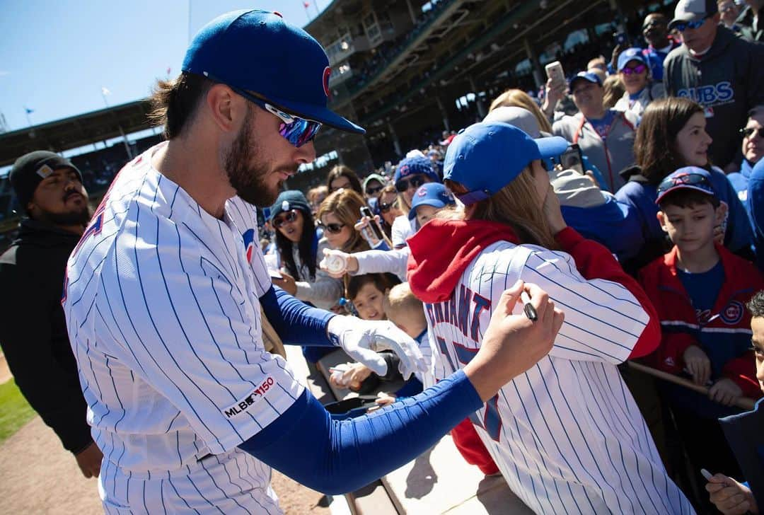 シカゴ・カブスさんのインスタグラム写真 - (シカゴ・カブスInstagram)「#CubsCollection: Fans. During day or night games, home or away series, losing or winning seasons, Cubs fan loyalty runs deep. It spans worldwide and through generations. As Pearl Jam’s Eddie Vedder once said, “…we are not fair-weather but foul-weather fans.” Fans know the meaning of Fly the W, Hey Hey, Holy Cow and Let’s Play Two. They always sing “root, root, root for the Cubbies” and “Go Cubs Go” loud and proud. They help make Wrigley Field the Friendly Confines. And when on the road, it’s a sea of blue as if the Cubs play 162 home games. No matter where they are watching from or how long they have been a fan, their passion for the Cubs doesn’t go unnoticed. Chicago Cubs fans are the best in the league. #EverybodyIn 📸 @sgreenphoto Find more photos on Facebook.com/Cubs」7月17日 6時05分 - cubs