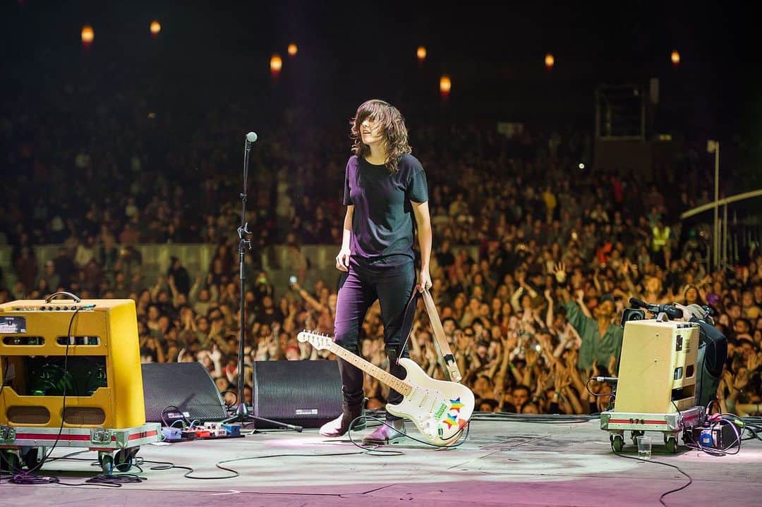 コートニー・バーネットのインスタグラム：「Splendour, 2016. Photo @ian.laidlaw ❤️ see u Saturday 10pm @splendourinthegrass !!!」
