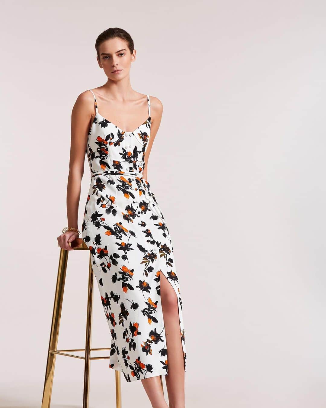のインスタグラム：「This Summer Wardrobe Guide is at DerekLam.com Link in bio to find the best pieces to wear this season and beyond.」