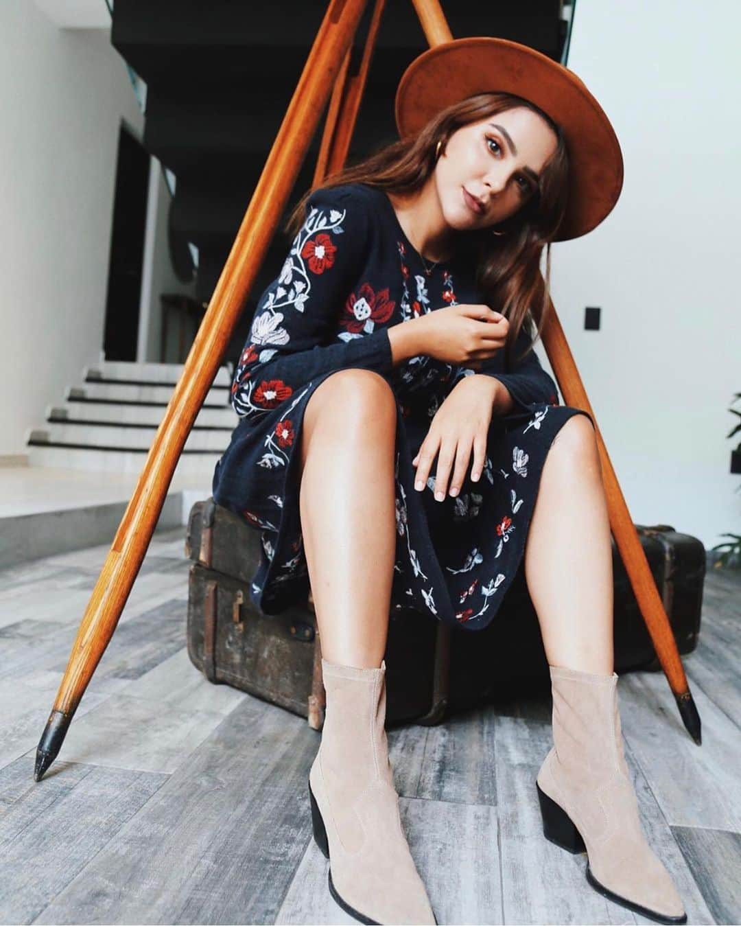 YouTubeさんのインスタグラム写真 - (YouTubeInstagram)「#OOTD so chic! Meet @yuyacst, a creator from Mexico who vlogs about beauty and shares fashion tips.」7月17日 7時18分 - youtube