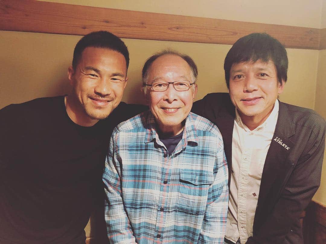 岡崎慎司のインスタグラム：「この２人みたいな歳の取り方したいな🙏😊」