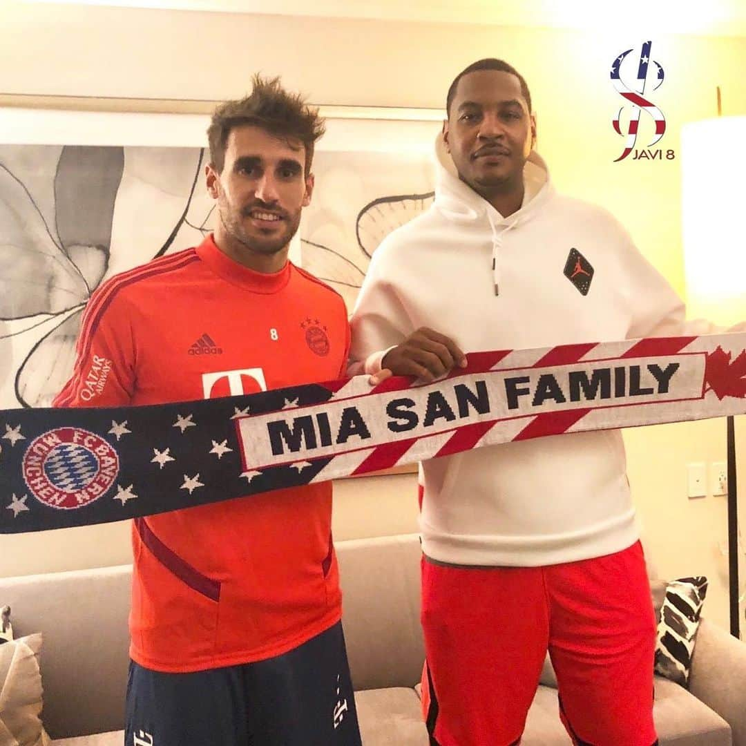 ハビ・マルティネスさんのインスタグラム写真 - (ハビ・マルティネスInstagram)「Was nice meeting you bro @carmeloanthony 🏀⚽️ Next time in Munich 😉 #AudiFCBTour #USA #Javi8🇺🇸」7月17日 7時49分 - javi8martinez