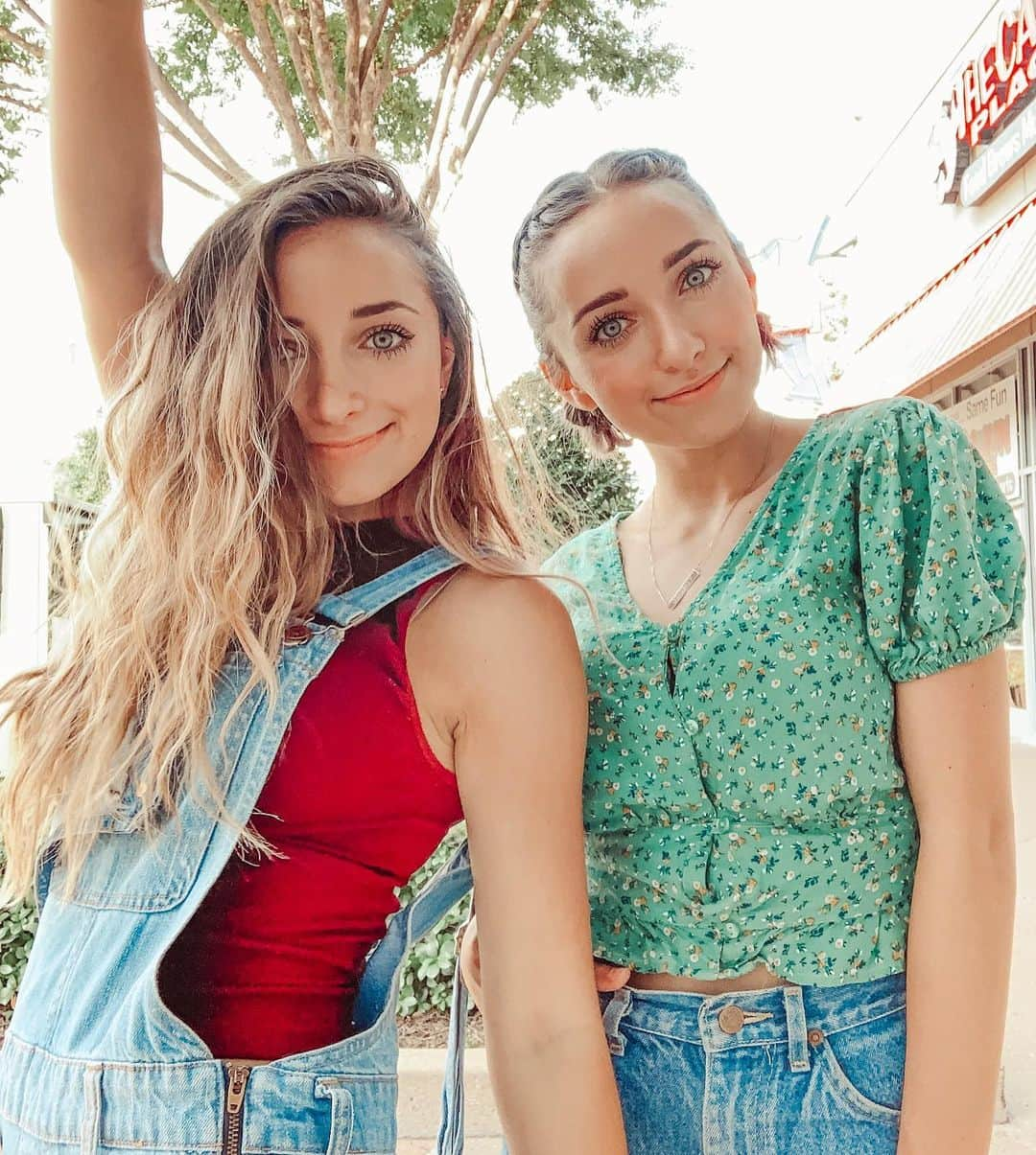 Brooklyn and Baileyさんのインスタグラム写真 - (Brooklyn and BaileyInstagram)「Summer lovin’」7月17日 7時49分 - brooklynandbailey