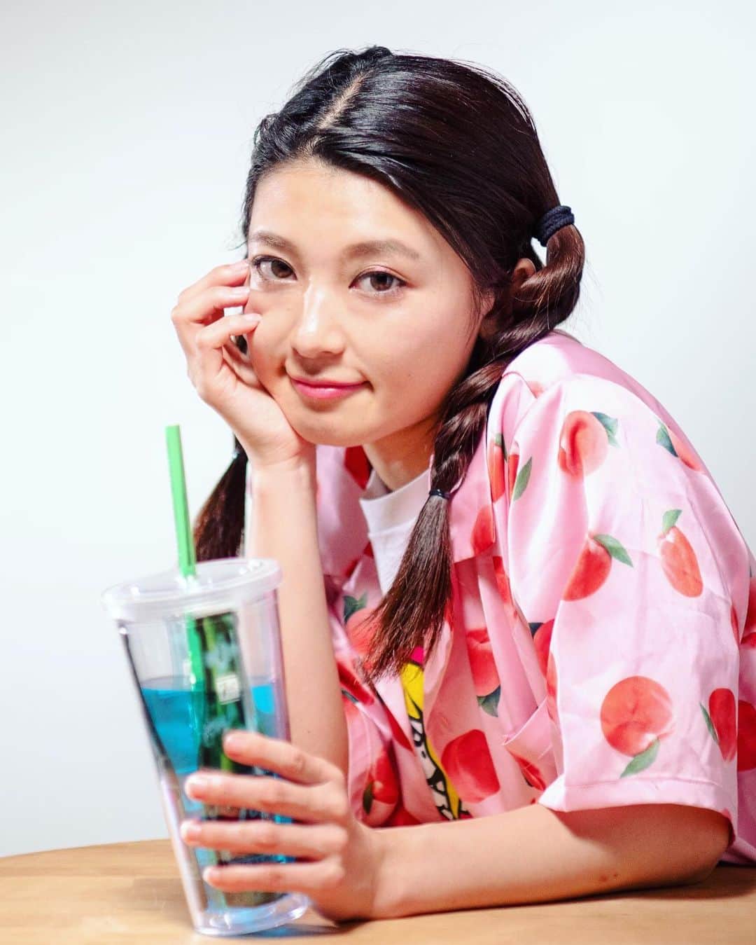 のインスタグラム：「昔のsnoop dogg かよ？ と言われても間違ってないw ても、めっちゃリスペクトしてる❤️ あんなに力抜いてラップできるなんて神さまレベル✨  今日も一日頑張ろう♡♡ #goodmorning #gm #photooftheday #photoshoot #supreme」