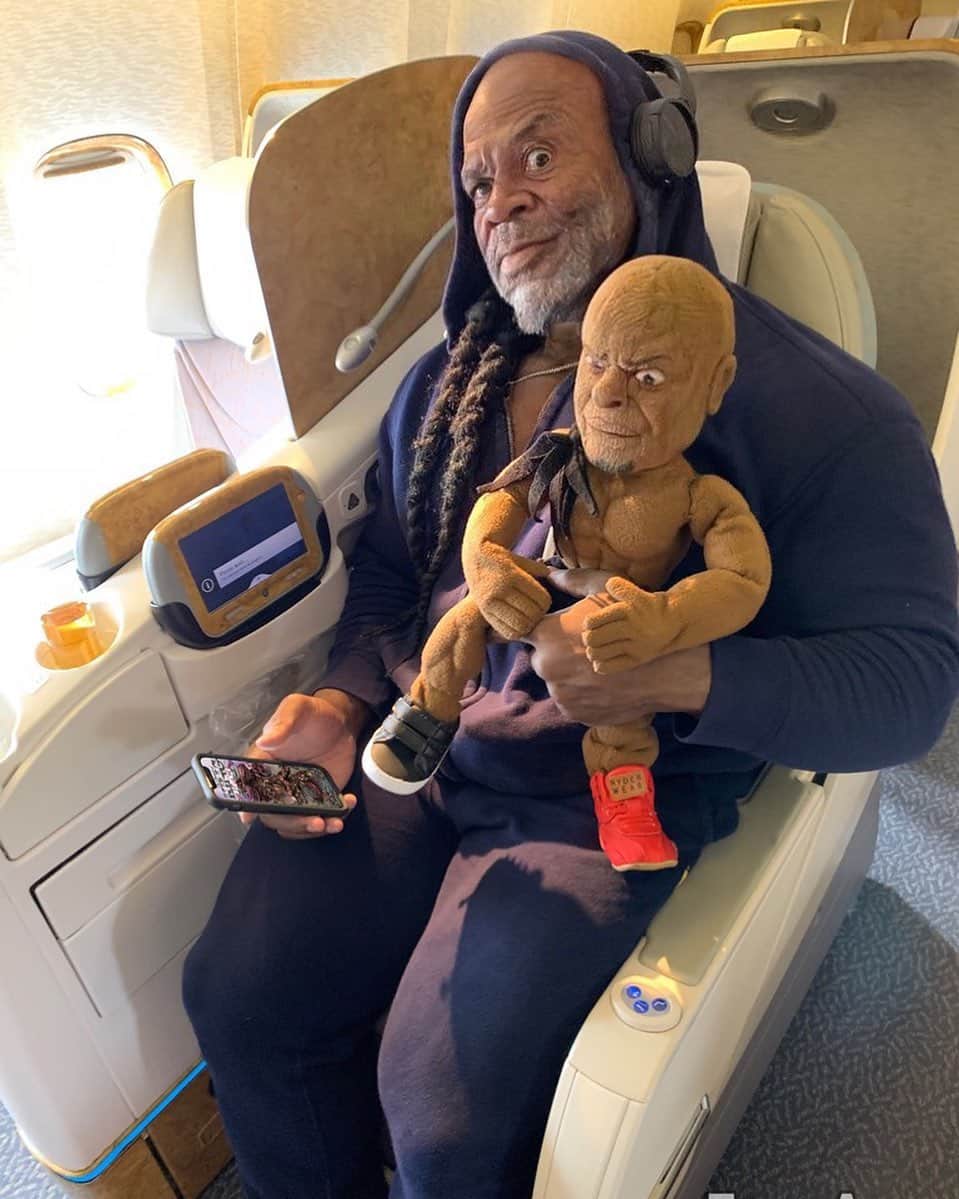 カイ・グリーンさんのインスタグラム写真 - (カイ・グリーンInstagram)「Soo, Once upon a time @minikai your boy Kai was 300lbs shredded glutes abs quads... Lol and well... we have a long flight for some good stories.」7月17日 8時24分 - kaigreene