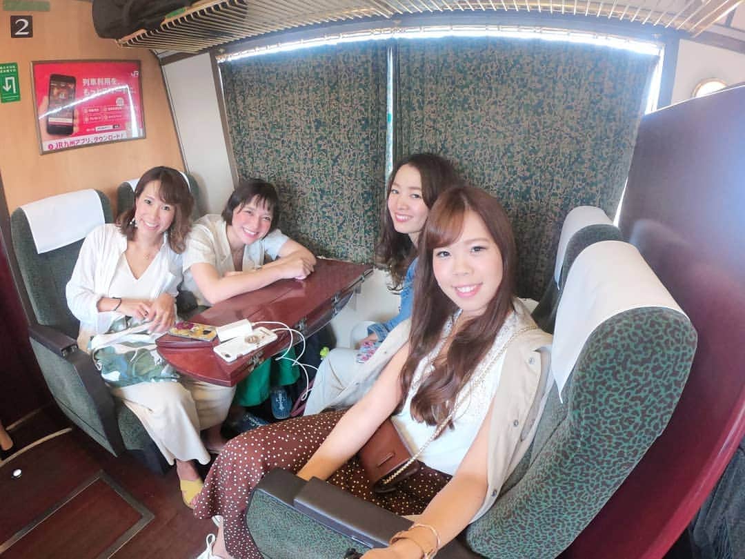 芳美リンさんのインスタグラム写真 - (芳美リンInstagram)「@tokyo_joshibu の企画で、大分に行ってきましたー✨  博多から、由布院まで、  #ゆふいんの森号　でワイワイ#列車旅　🚇 レトロな車両が一気に旅気分へと誘ってくれます。  たまにはのんびり列車を楽しむのもいいもんですね。  #大分県#大分#oita#yufuin #OZの女子旅#東京女子部　@tokyo_joshibu #女子旅 #旅したくなるフォト #japantrip #旅行 #travelstagram #旅人 #lynn_trip #旅 #travelme #travel #trip #traveler #トラベラー  #旅好きな人と繋がりたい #travelholics #goprojp#goproのある生活」7月17日 8時25分 - lynn.lynn5