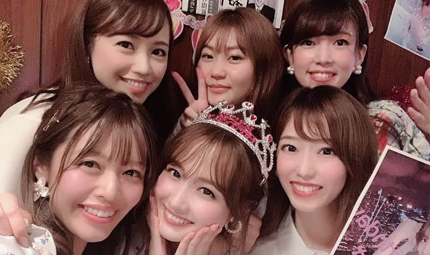 石倉侑芽さんのインスタグラム写真 - (石倉侑芽Instagram)「Birthday party🎂💕 . みんなと重複しますが 7/14はみちゃのお誕生日でした😊🎉 前日のカウントダウンから始まり 当日はバルーンでお祝い🎈💕 ドレスコードはピンクやよ🥂 . 直前にバタバタ準備したサプライズムービーは 流した瞬間号泣してくれて みんなも一緒に泣くという大成功🌟💓 無茶振りにも関わらず協力してくれたお友達各位 ありがとうございました😊💓 . みちゃとは大学生の頃のCanCam専属読モから始まり 今では週2.3日は会ってるくらい濃く仲良し🎀 相談し合ったり、ふざけあったり 色んな時間を共有できる大切なお友達です☺️ いつもありがとね💘 . 大好きなみんなとお祝いできて幸せな時間でした🥂💕 . #みちゃバースデー#happybirthday#HBD#女子会#誕生日会」7月17日 8時40分 - yume8115