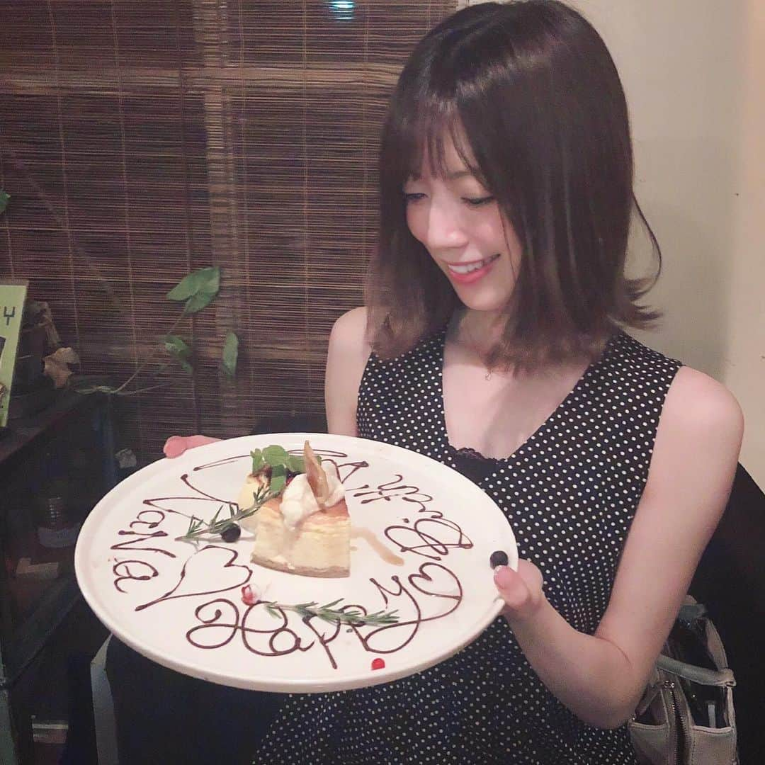 西川七海のインスタグラム：「💫 えっと、26歳になりました🎂 . . #mybirthday  #7月3日でななみ #昨日一足早く友達がお祝いしてくれたよ #うれしいなぁ #☺️」