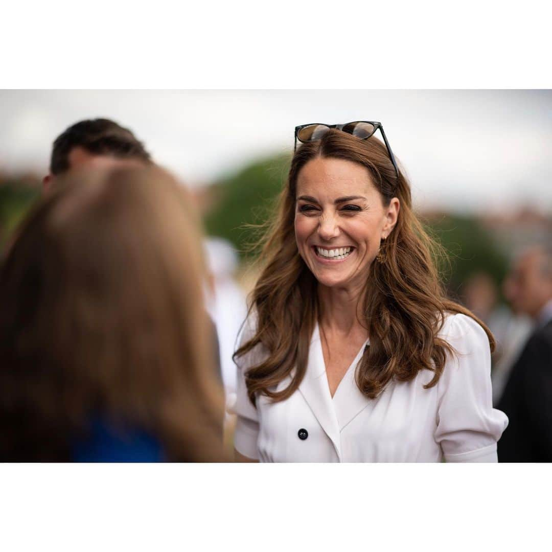 ウィリアム（ケンブリッジ公）さんのインスタグラム写真 - (ウィリアム（ケンブリッジ公）Instagram)「🎾 The Duchess of Cambridge, Patron of @Wimbledon, visited The Championships today.  Her Royal Highness watched Harriet Dart vs. Christina McHale on Court 14, alongside Katie Boulter and Anne Keothavong.  The Duchess also visited the Aorangi Park to see the practice courts and warm-up area. HRH met a number of finalists and winners nominated for the annual @lta Tennis Awards, which recognise people who volunteer as grassroots level to grow and open up the sport.  HRH also met British players Andy Murray and Johanna Konta.  The Duchess then watched defending champion Angelique Kerber play Tatjana Maria on Centre Court. 📷 Wimbledon / Press Assocation / Kensington Palace  #Wimbledon #Wimbledon2019 #BacktheBrits」7月3日 0時16分 - princeandprincessofwales