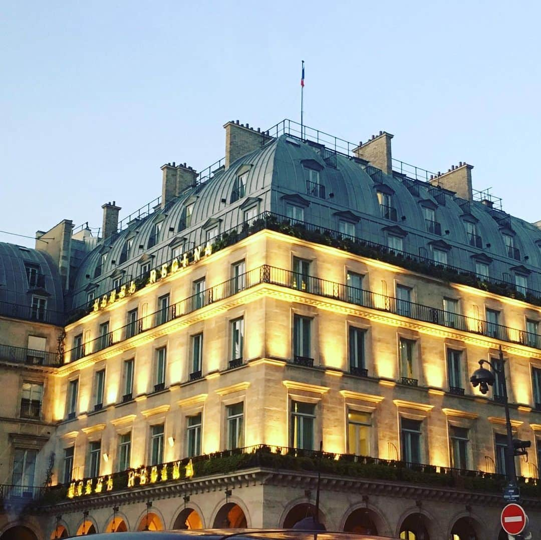 NAOMIさんのインスタグラム写真 - (NAOMIInstagram)「Hôtel Regina Paris 欧米の芸能人 芸能関係の方御用達Hotel  昔、ここでJustin Bieberに逢ったことがあります。  #業界では有名なhotel #Madonnaに逢ったのは #hotelrits  #HotelRITS #parisは有名なhotelがいっぱい #paris  @paris」7月3日 0時37分 - naominakano703