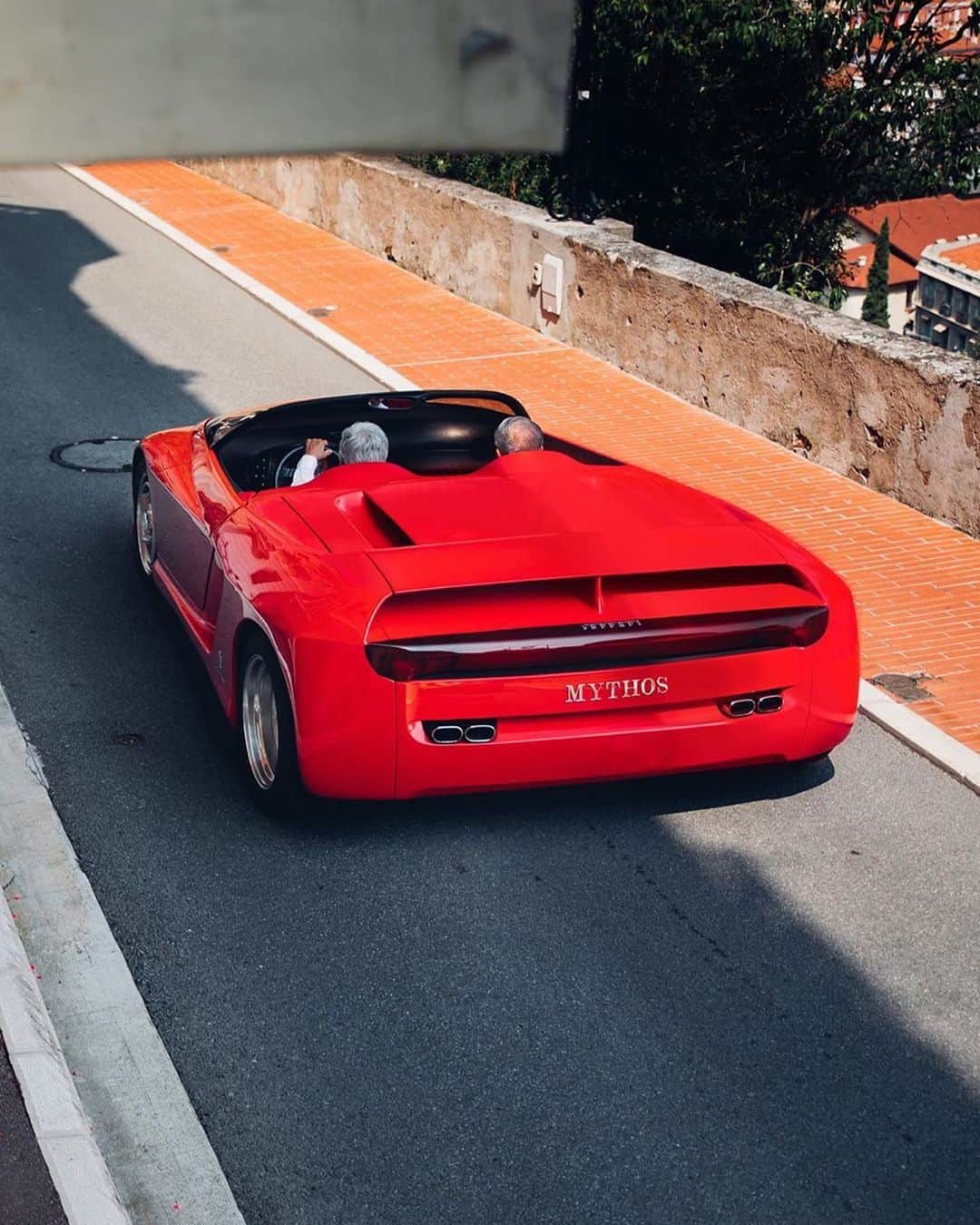 CARLiFESTYLEさんのインスタグラム写真 - (CARLiFESTYLEInstagram)「The Ferrari Mythos by Pininfarina. What do you guys think? Photo by @alexpenfold #carlifestyle #mythos」7月3日 0時29分 - carlifestyle