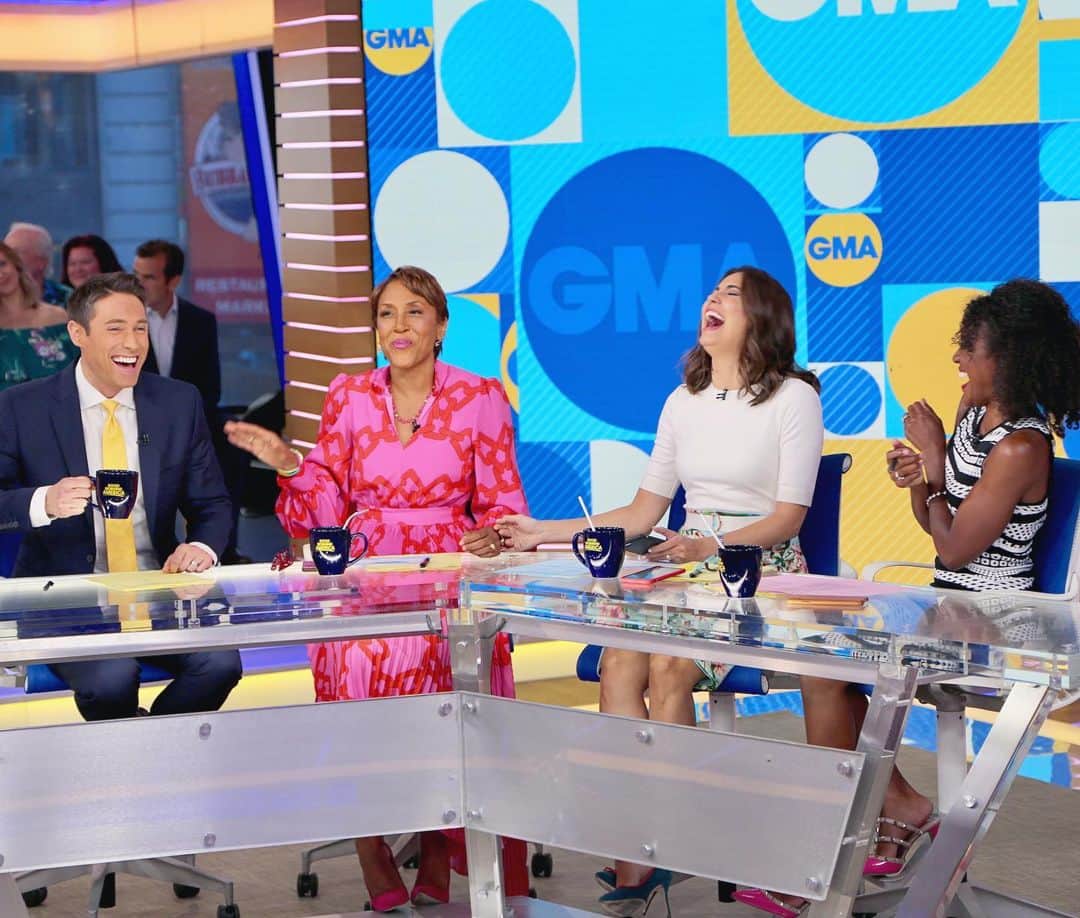 Good Morning Americaさんのインスタグラム写真 - (Good Morning AmericaInstagram)「Remind yourself with people who make you laugh (like these guys!) 😂 (📸: @paulalobo / ABC)」7月3日 0時31分 - goodmorningamerica