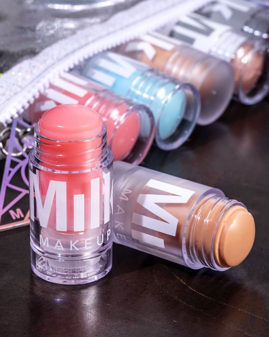 Milk Makeupさんのインスタグラム写真 - (Milk MakeupInstagram)「#milkmakeup minis are: ✅OOO Approved ✅TSA Approved ✅4th of July Weekend Approved  @sephora」7月3日 0時51分 - milkmakeup