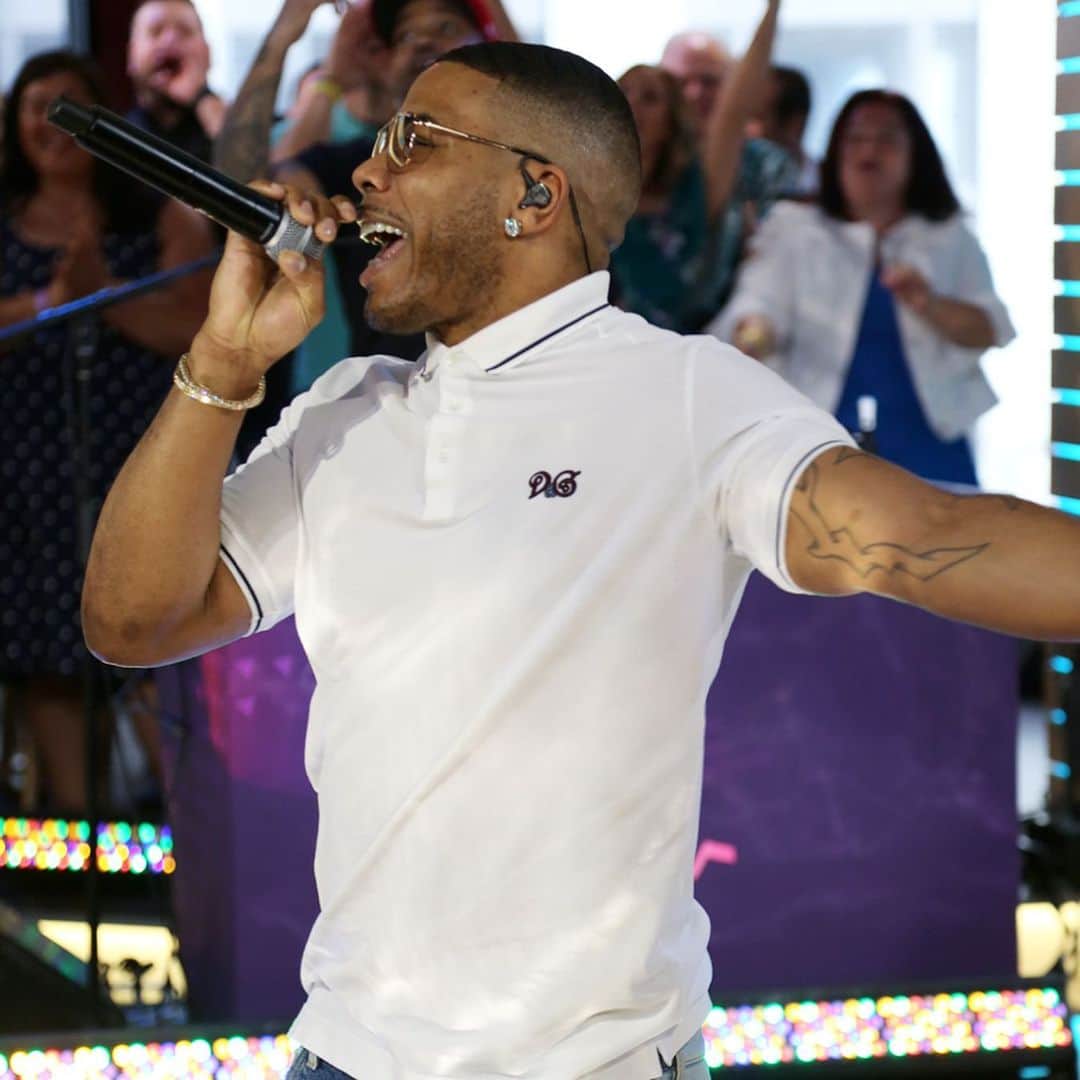Good Morning Americaさんのインスタグラム写真 - (Good Morning AmericaInstagram)「Hands up if you love @nelly! 🙌  Link in bio for his full performance and details on his upcoming tour with @officialtlc and @official_flo! (📸: @paulalobo: ABC)」7月3日 1時00分 - goodmorningamerica