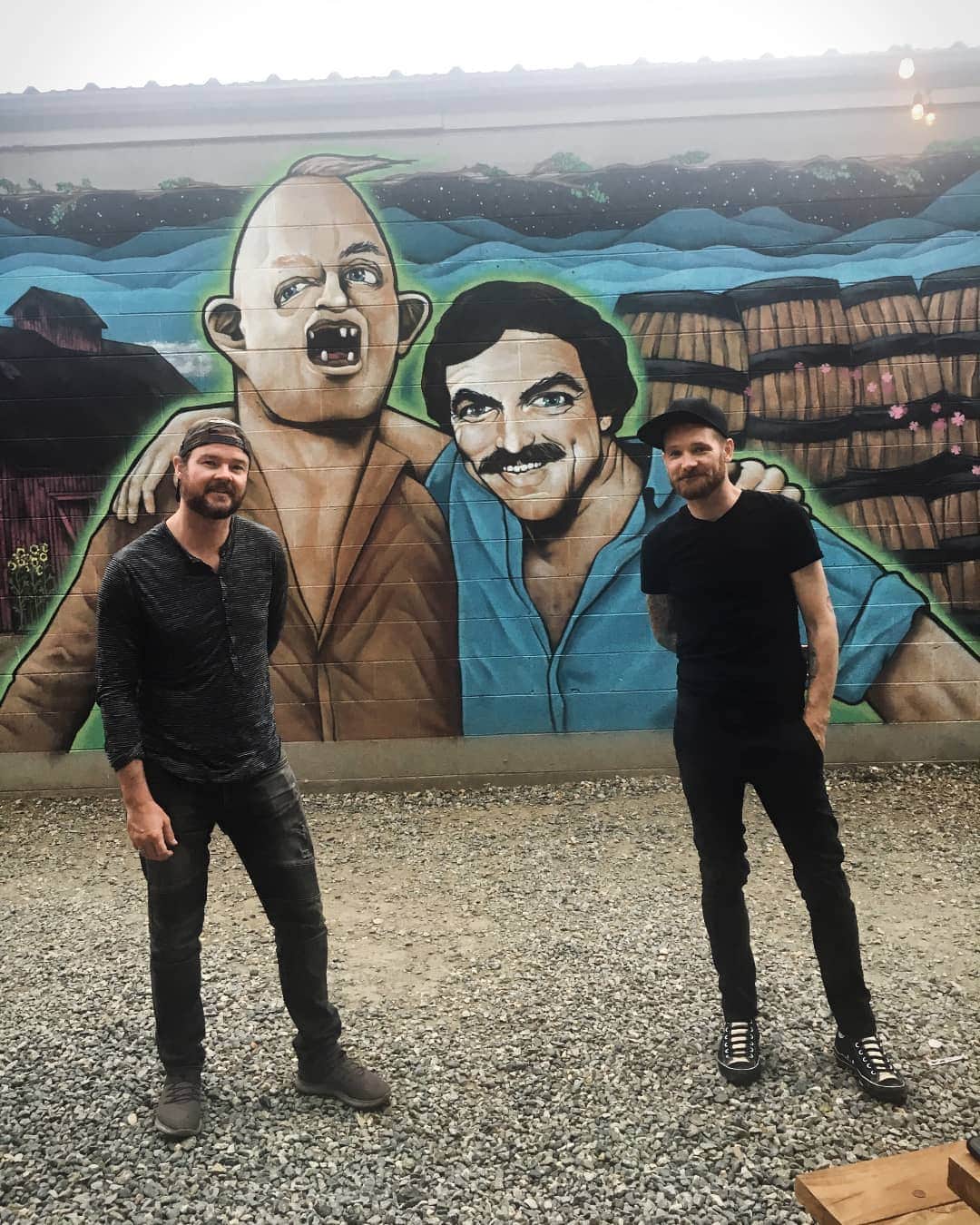 ヒンダーのインスタグラム：「We enjoyed visiting Asheville, NC! #seeyounexttime」