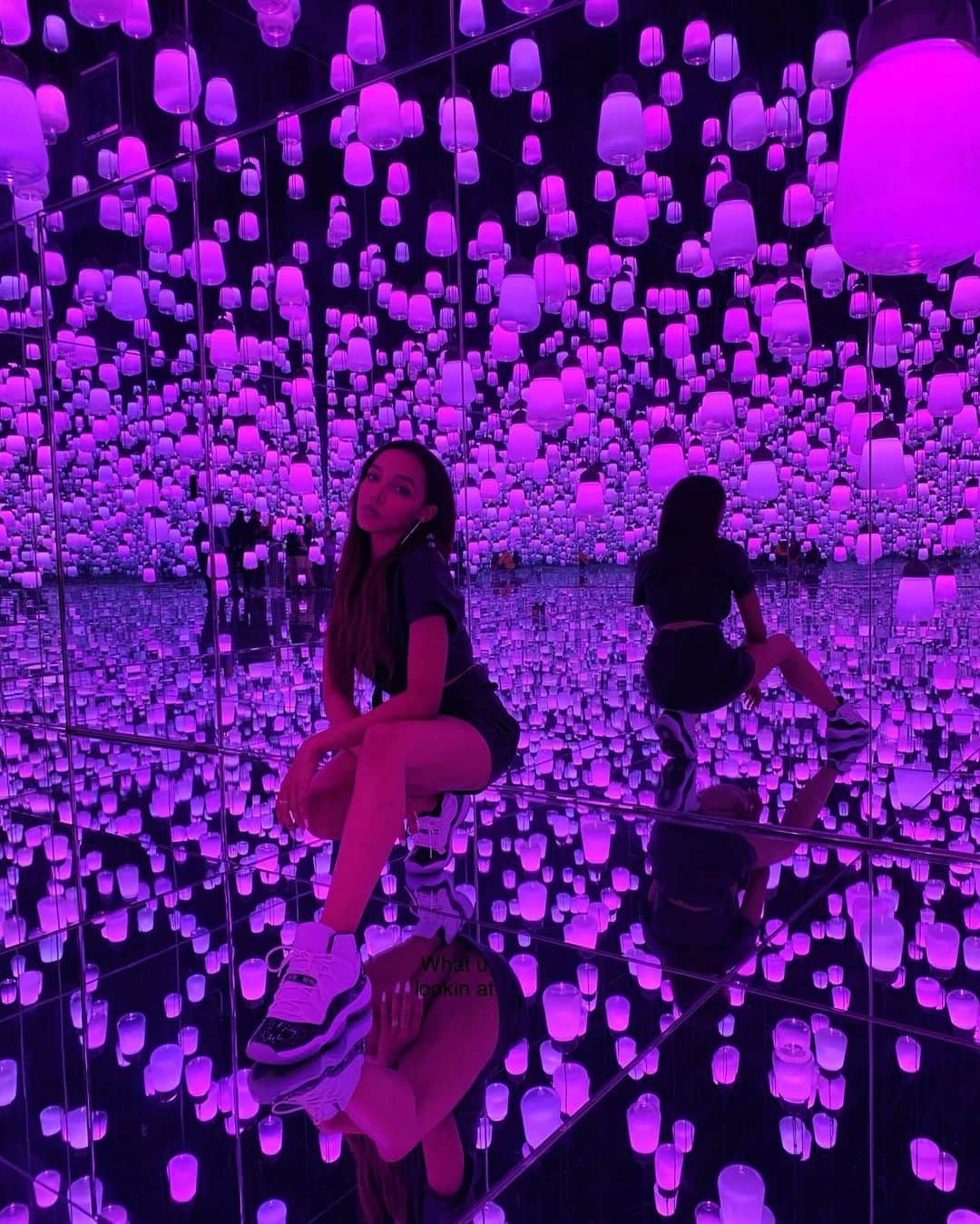 ティナーシェさんのインスタグラム写真 - (ティナーシェInstagram)「What are you so afraid of? . . . . . . . . . .  #teamlab #teamlabborderless」7月3日 1時05分 - tinashenow