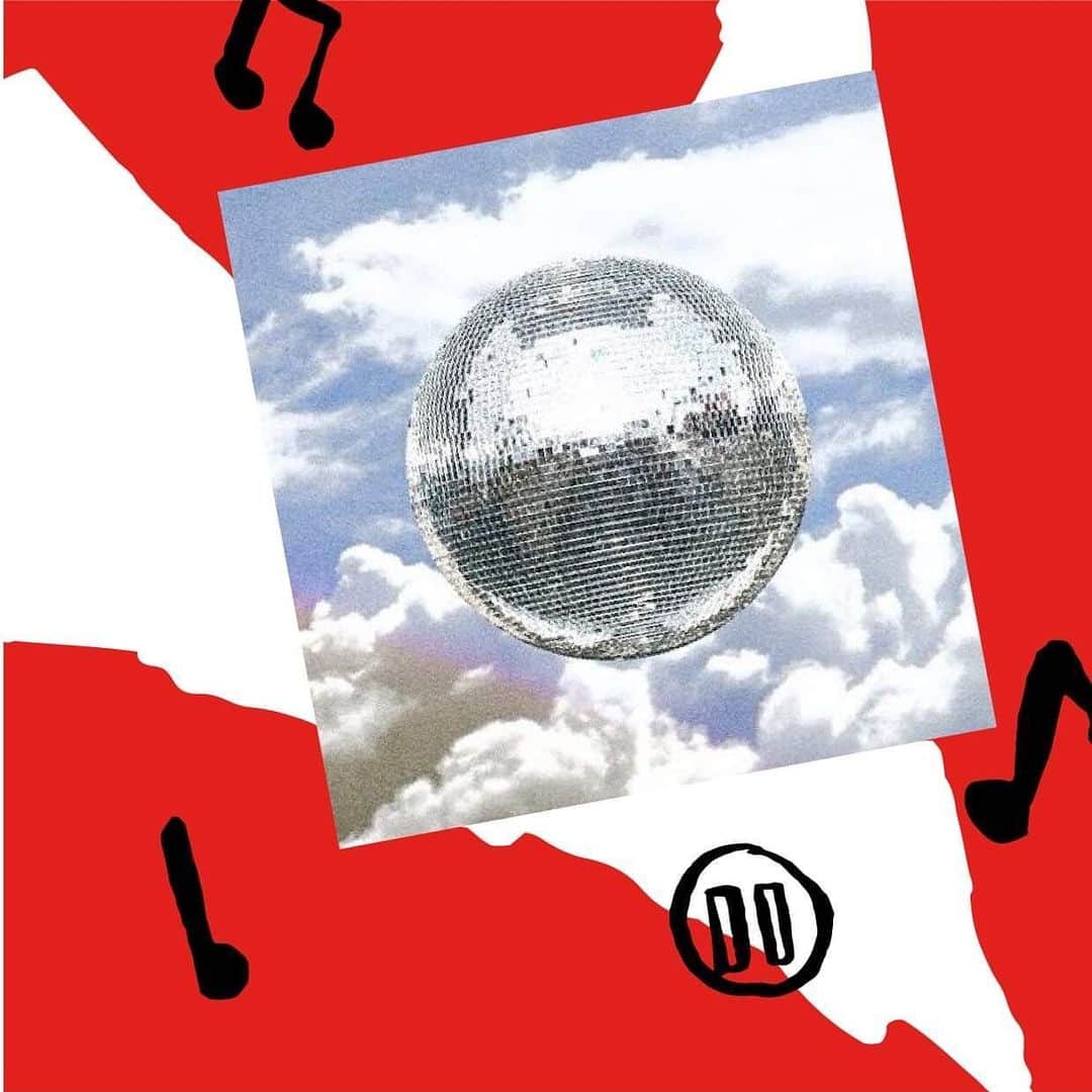 のインスタグラム：「Ecoutez ce que vous portez ! La playlist Poé'Zic du mois de juillet est lancée 🎤 Retrouvez le lien dans la bio  Listen what's you wear! The july Poe'Zic playlist is launched 🎤 Find the link in bio.  #Castelbajac #HappyCulture  #Castelbajac #Paris #Fashion #Brand #Designer #Webradio #Poezic #Poethique #Music」