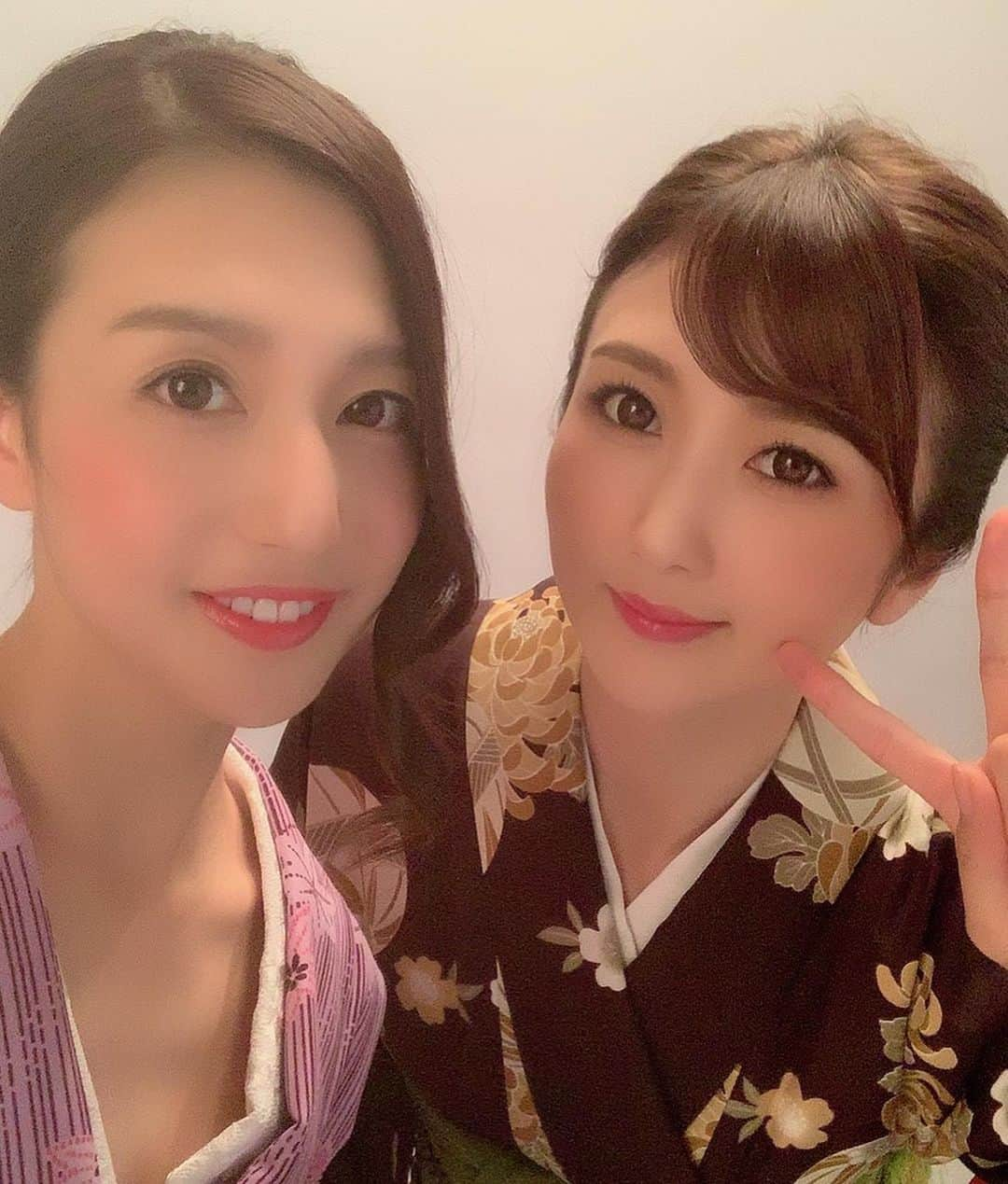 大槻ひびきさんのインスタグラム写真 - (大槻ひびきInstagram)「2日間Vシネの撮影がありました🌟 意地悪な悪女の役をしたよ😘 とても難しかったけど怒鳴ったり怒ったり暴れたりするシーンは 普段なかなか出来ない事だから爽快感ハンパなくて楽しく感じました☺️ こっちゃん、松井さん、関係者の皆さん、ありがとうございました🌸 #Vシネマ #着物 #japan」7月3日 1時21分 - yanhibi0221