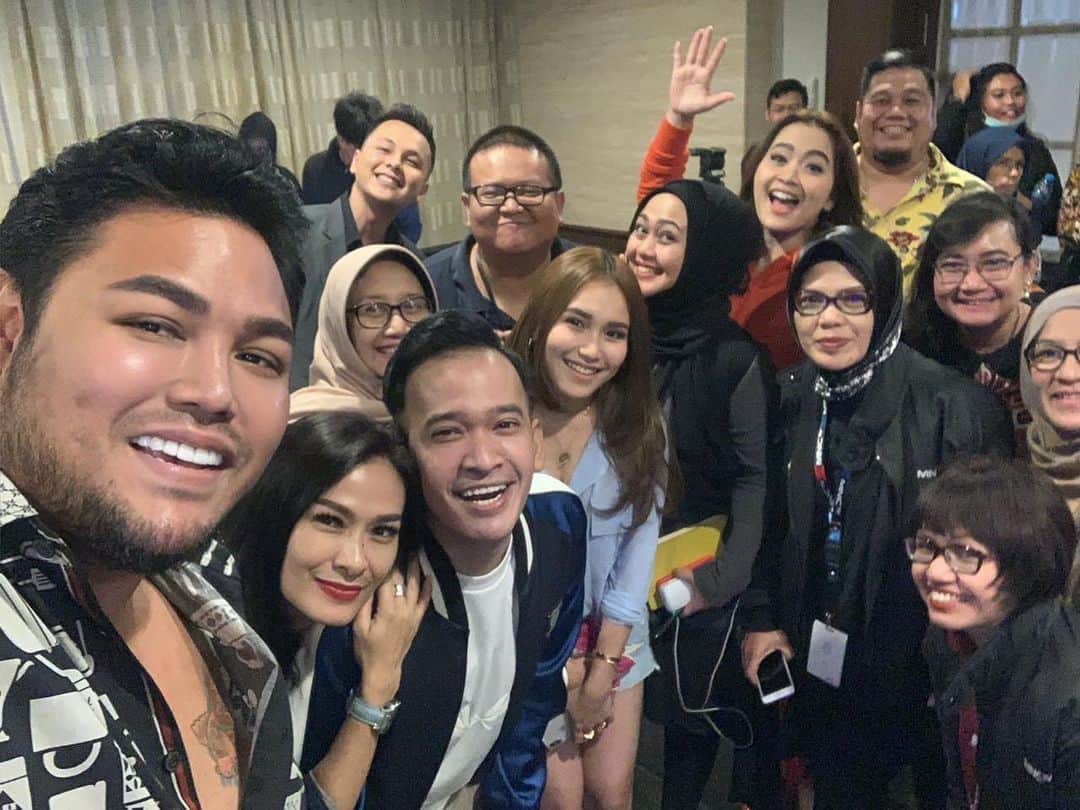 Ivan Gunawanさんのインスタグラム写真 - (Ivan GunawanInstagram)「Keluarga @kdiofficial @officialmnctv」7月3日 1時15分 - ivan_gunawan