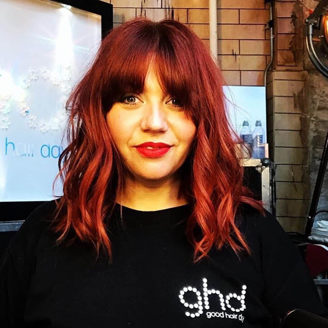 ghd hairさんのインスタグラム写真 - (ghd hairInstagram)「SO TWISTED 👏 love these touseled and cool waves for @theelornabaker styled by @conor__hair 👏💗 #ghd #ghdstyle #ghdclassiccurltong #wavyhair」7月2日 17時02分 - ghdhair