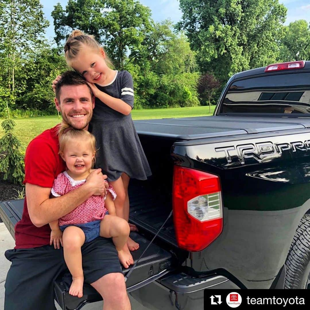 デービッド・ボウディアさんのインスタグラム写真 - (デービッド・ボウディアInstagram)「#Repost @teamtoyota ・・・ #TRDPro love runs deep with #TeamToyota's @davidboudia and his girls. Hope you enjoy your new #Tundra!」7月2日 17時00分 - davidboudia