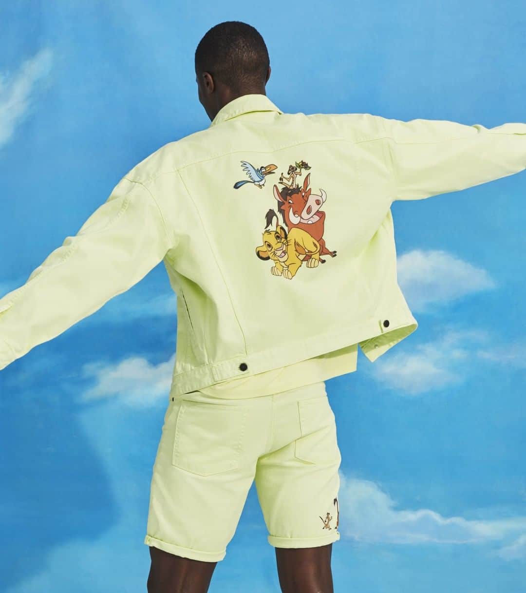 ASOSさんのインスタグラム写真 - (ASOSInstagram)「This jacket means no worries for the rest of your days 🙏 Disney's #TheLionKing x ASOS DESIGN just dropped 🔎 The Lion King on ASOS」7月2日 17時10分 - asos