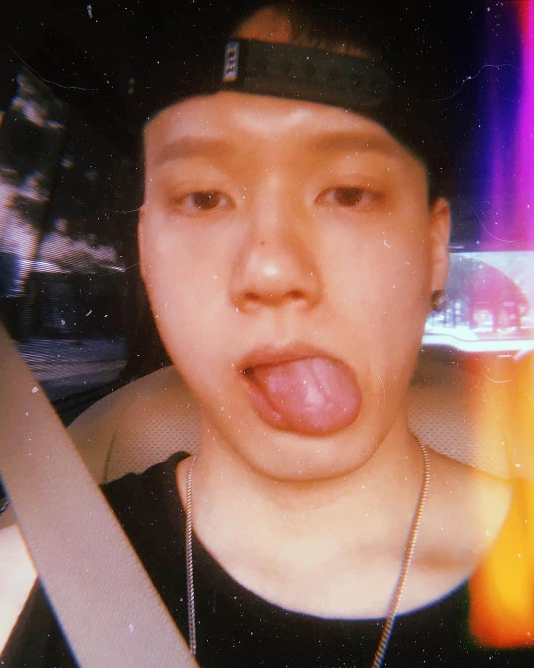 プニエル のインスタグラム：「Just got out of the dentist and... my tongue is numb.... 방금 치과에서 나왔는데... 혀 마비...」