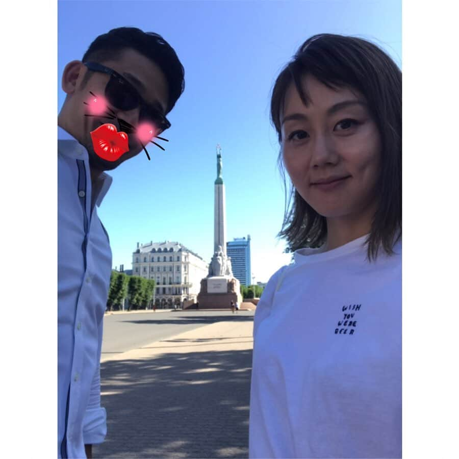 新井麻希さんのインスタグラム写真 - (新井麻希Instagram)「* 2つ目の街は、ラトビアのリガ🇱🇻 ブレーメンの姉妹都市だそうで、ブレーメン音楽隊がいました！ * 小ちゃな街で、日が長く、穏やかな雰囲気です。10時まで明るくて、でも、10時には眠くて寝ちゃってるからほんとに暗くなってるのかは謎😳 リアルディズニーランドみたいな建物から、北欧とロシアの融合の様な風合いがありました☺️ * #個人の感想です #balticstates  #latvia #riga」7月2日 17時13分 - makiarai58