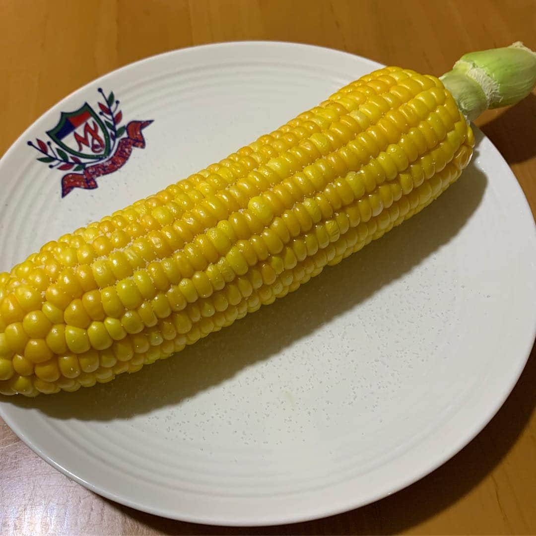野間美由紀のインスタグラム：「お昼食べそびれたのでおやつ。」