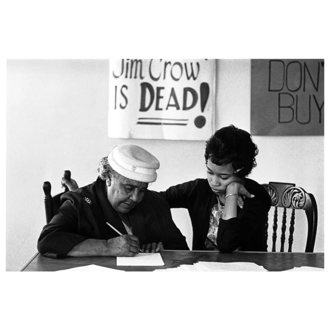 Magnum Photosさんのインスタグラム写真 - (Magnum PhotosInstagram)「Teaching the illiterate to write so that they have the right to vote. Black movement for integration. Virginia, USA. 1960. . Today marks the 55th anniversary of the Civil Rights Act of 1964, which outlawed discrimination based on race, color, religion, sex, or national origin. . © #EveArnold/#MagnumPhotos . #civilrights #civilrightsact #civilrightsmovement」7月2日 18時00分 - magnumphotos