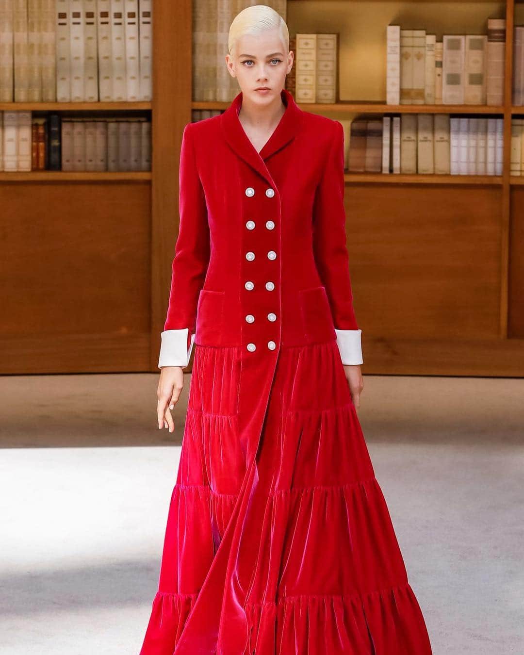 マリヤン・ジョンクマンのインスタグラム：「PINK DREAM. LOVE TO THE FULL CHANEL TEAM 🎀💘 @chanelofficial @virginieviard @aurelieduclos @amandaharlech @augustindolmaillot @luciapicaofficial @sammcknight1 @osana13 @women_paris」