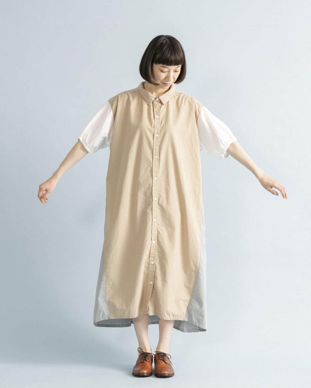 ナチュランさんのインスタグラム写真 - (ナチュランInstagram)「【 暮らしの服 】シックに彩る大人ワンピース﻿ ﻿ 価格やブランドにとらわれず、自由におしゃれを楽しみたい大人のみなさまへ。﻿ 買いやすくて使いやすく、毎日の暮らしに活躍するアイテムを、素材とデザイン、価格のバランスにこだわり厳選してご紹介しています。﻿ ﻿ 今週のテーマは、シックに彩る大人ワンピース です。﻿ ﻿ ﻿ -----------﻿ ■平織りスキッパータックワンピース［ZOI-2A32-1201-A］﻿ 裾幅をたっぷりとったAラインシルエットが、女性らしくも大人っぽい雰囲気のワンピース。程よく開いたスキッパーデザインですっきりとした首元に。﻿ ﻿ ﻿ -----------﻿ ■Aラインタックワンピース［FIL-2A32-1002-A］﻿ コットンリネンのさらりとした風合いが夏の陽気に心地よい、タックデザインのワンピース。﻿ ﻿ ﻿ -----------﻿ ■前開きワンピース［GEN-2A32-1037-A］﻿ 遊び心がのぞく3色の切り替えデザインを爽やかなニュアンスカラーでまとめた、大人らしい佇まいが印象的な前開きワンピース。﻿ ﻿ ﻿ -----------﻿ ■ドビーマルチストライプノースリギャザーワンピース［ONO-2A32-1138-A］﻿ シックなマルチストライプ柄にリズミカルに並ぶ2つボタンが目を惹く、ノースリーブのギャザーワンピース。前のボタンを外せばロングジレのようにも楽しめます。 ﻿ ﻿ -----------﻿ ■デニムスキッパーワンピース［FIL-2A32-1003-A］﻿ さらりとしたコットン混デニムで、夏場も爽やかな着心地のスキッパーワンピース。ほどよい着丈で、裾からパンツやレギンスを覗かせたレイヤードスタイルもおすすめです。﻿ ﻿ ﻿ ﻿ ﻿ ------------------------------ ﻿ ▶️お買いものは写真内のタグをタップしてくださいね。またはプロフィールからもリンクしています。→@natulan_official ﻿ ▶️写真内のタグは、販売中でも消えている場合がございます。ぜひ、ナチュランの検索窓から、商品コード又は商品名を、検索してみてくださいね。 ﻿ ▶️プロフィール画面では、季節のおすすめ商品や、再入荷情報をご紹介しています。ぜひ、ご覧くださいませ。→@natulan_official ﻿ ----------- #lifewear #fashion #今日のコーデ #コーディネート #ファッション #ナチュラル #ナチュラン #natulan #日々の暮らし #暮らしを楽しむ #シンプルライフ #シンプルコーデ #シンプル #夏コーデ #大人女子 #大人コーデ #ナチュラルコーデ #暮らしの服 #2019春夏」7月2日 18時06分 - natulan_official