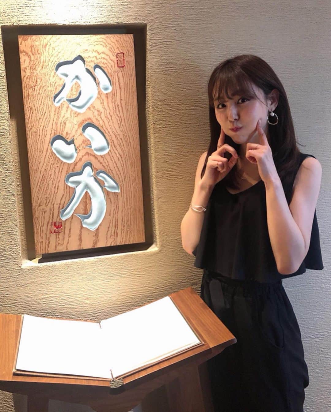 りーまるさんのインスタグラム写真 - (りーまるInstagram)「鉄板焼き💓！ スワイプしてね▶︎▶︎▶︎ ・ ・ ・ #りーまる #サロモ #サロンモデル #インフルエンサー #フリーモデル#フリーランスモデル#撮影データ #撮影モデル募集 #広告モデル ・ ・ ・ ・ ・ ・ ・ ・ ・ せめて年に一回は食べたい 鉄板焼き！ ・ ・ ・ 今回は銀座にある#かいか という 鉄板焼き屋さんにいきました🐕 ・ ・ OZmallで予約したから 無料のシャンパン付き🙊💓 ランチのコース料理頂いてきました😊 ・ ・ サーロインは脂が甘くて美味しかったです💐 ごはんに合う〜！な味でした！！！ ・ 味付けは 摩天楼にくらべてちょっと濃いめ！ （お酒にあうような味付けなのかな💭） ビール飲む人や男性にはぴったりかもです🍺 ※摩天楼は以前記載したのでみてください ・ ・ 雰囲気は#鉄板焼きあおやま に似てました😊 記念日や特別なデートにも 向いてると思います💐 ・ ・ 実はもう次行きたいとこ決まってるので、 また頑張って貯金します🤤💓 ・ ・ ・ ・ 〈 撮影依頼募集中〉 7月の撮影依頼おまちしてます♪ DMくださると嬉しいです💐 よろしくお願い致します☺︎ ・ ・ ・ ・ #アパレルモデル  #ポートレートモデル #被写体モデル#カメラマンさんと繋がりたい #作品撮り  #写真好きな人と繋がりたい  #美容好きな人と繋がりたい #肉が好き#女子力アップ  #ビジョビ #鉄板焼き #たべすたぐらむ #誕生日#銀座ランチ #東京グルメ#韓国メイク#りーまるグルメ#食べるの好きな人と繋がりたい」7月2日 18時11分 - riii_maru162cm