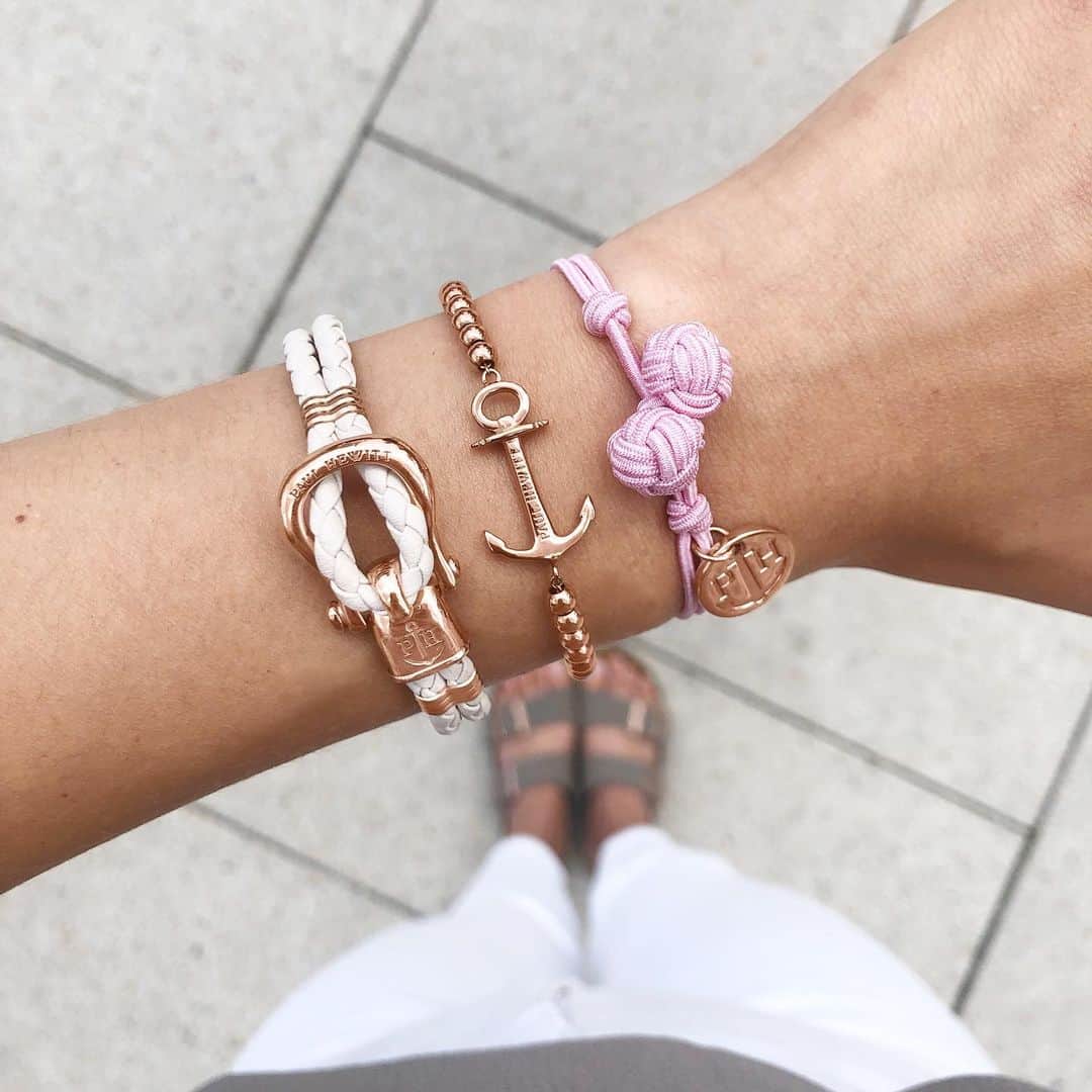 PAUL HEWITTさんのインスタグラム写真 - (PAUL HEWITTInstagram)「Mix, pop and layer our beautiful arm candy for an unforgettable summer look. ✨⚓️ #getAnchored #paulhewitt #phinity #anchorspirit #knots __ #armcandy #accessories #womensjewellery #anchorbracelet #shackle #womensbracelet #layering #fwis #womensfashion #ootd」7月2日 18時22分 - paul_hewitt