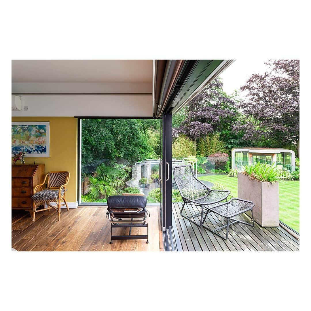 The Modern Houseさんのインスタグラム写真 - (The Modern HouseInstagram)「#forsale an exceptional example of Modern Movement architecture in Buckinghamshire. Hit the link in our bio to view the sales particulars.」7月2日 18時38分 - themodernhouse