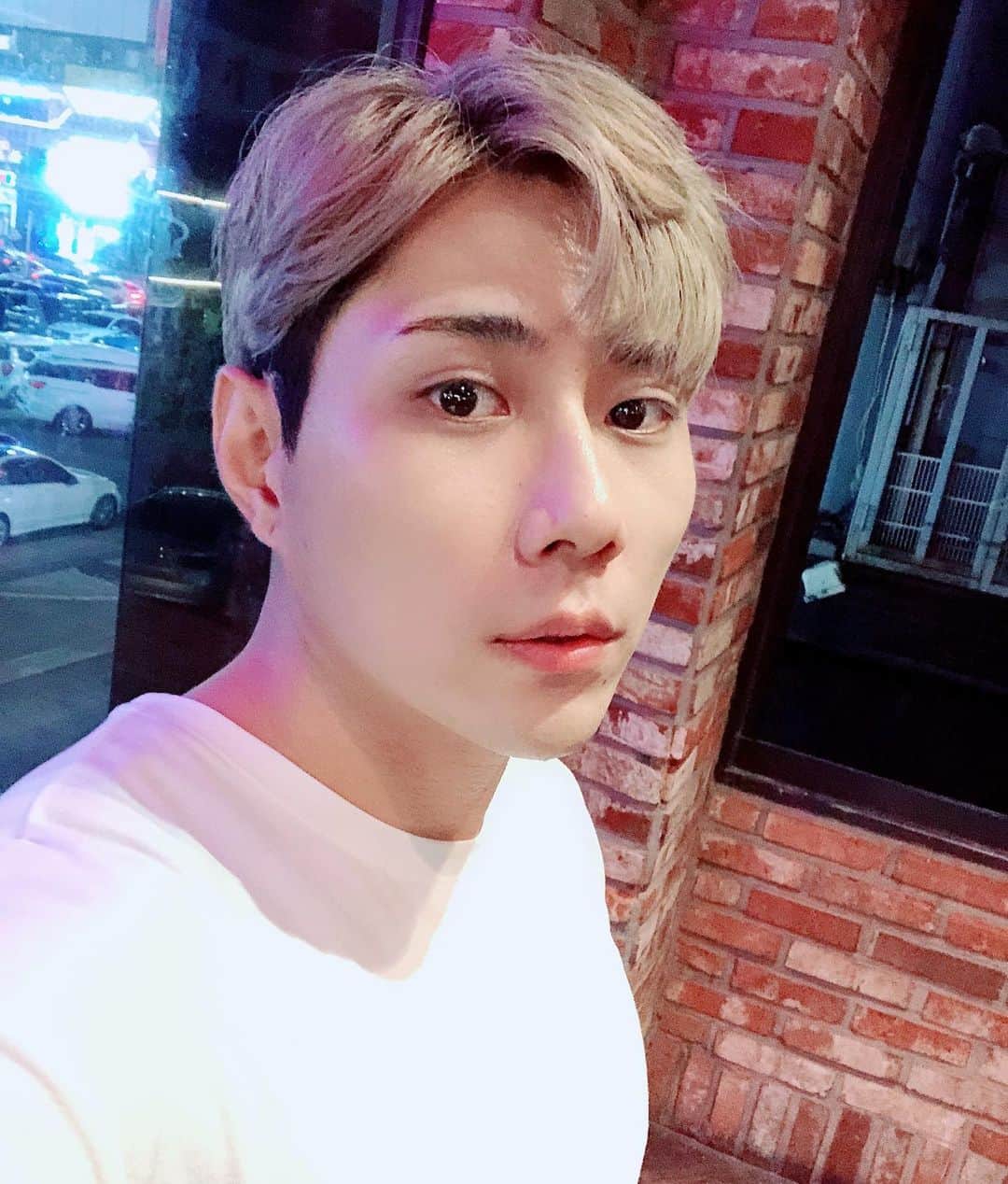 ジョンウク のインスタグラム：「방송시작!! 소통합시당!! .  아프리카TV에 들어오셔서 "가수정욱" 을 검색하시고 즐겨찾기와 추천 많이 눌러주시면 감사하겠습니다^^ . . . . . . #서울#인천#홍대#도쿄#연남동#연트럴파크#인하대#데일리#가수정욱#정욱#그사람그대라서#뚫고싶어라#Heyyou#스트리밍#축가#축가문의#DM #촬영#태양#소원#힐링#아프리카티비#운동#아프리카TV」