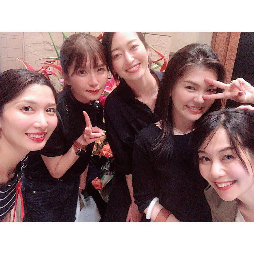 上野なつひのインスタグラム：「あー。楽しすぎた。 笑って笑って泣いてたw #やっと会えた #かなりご無沙汰 #募る話がたくさん #しゃべり場 #色んな悩みも笑って吹き飛ぶ #大人な女子会」